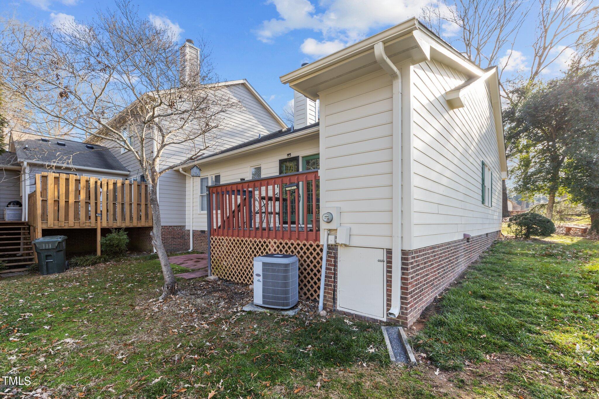 2426 Mapleton Lane