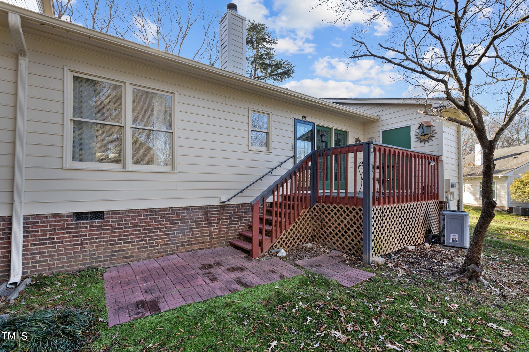 2426 Mapleton Lane