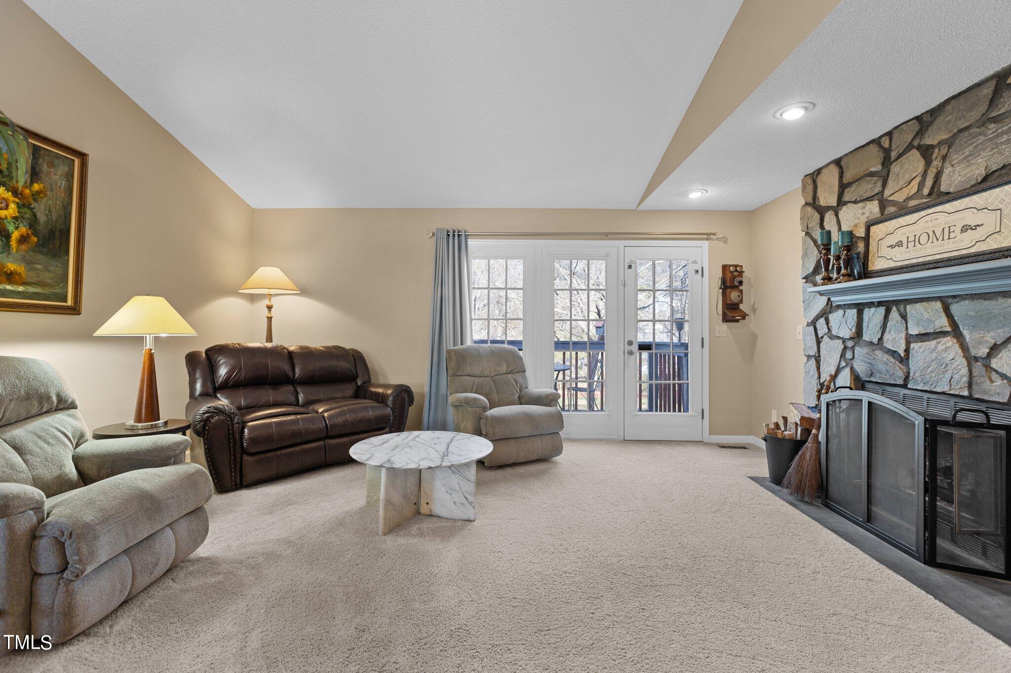 2426 Mapleton Lane