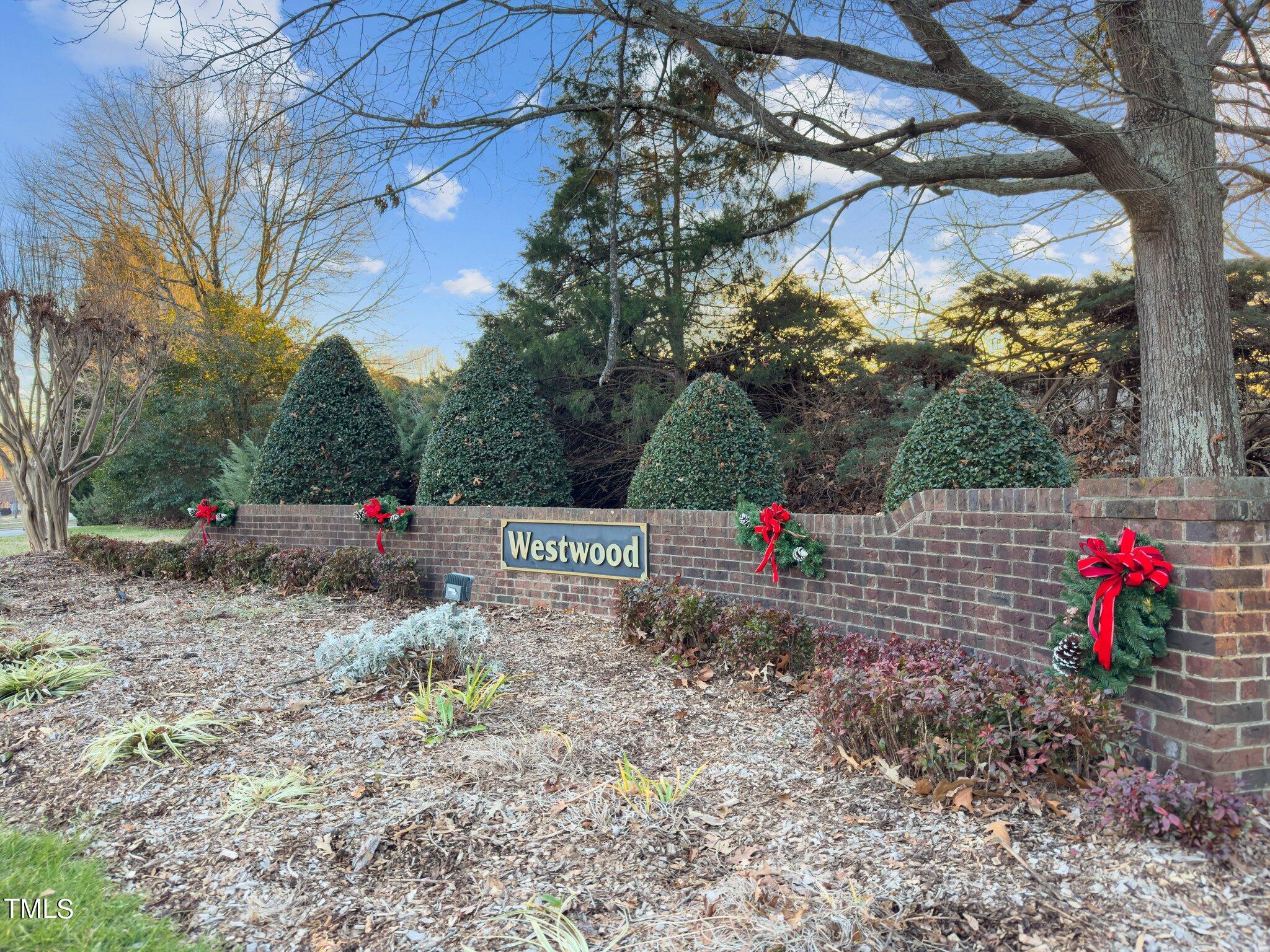 2426 Mapleton Lane