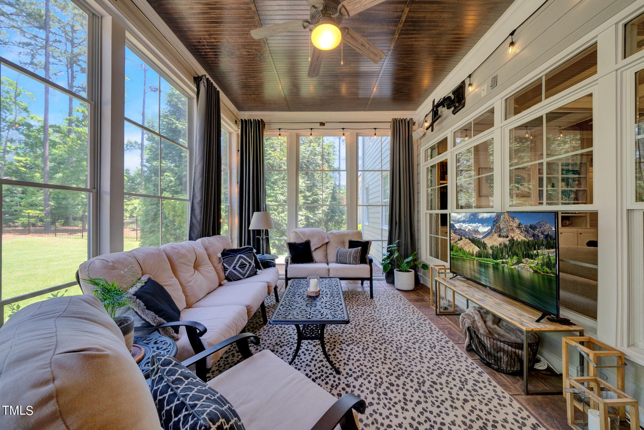 6908 Palaver Lane