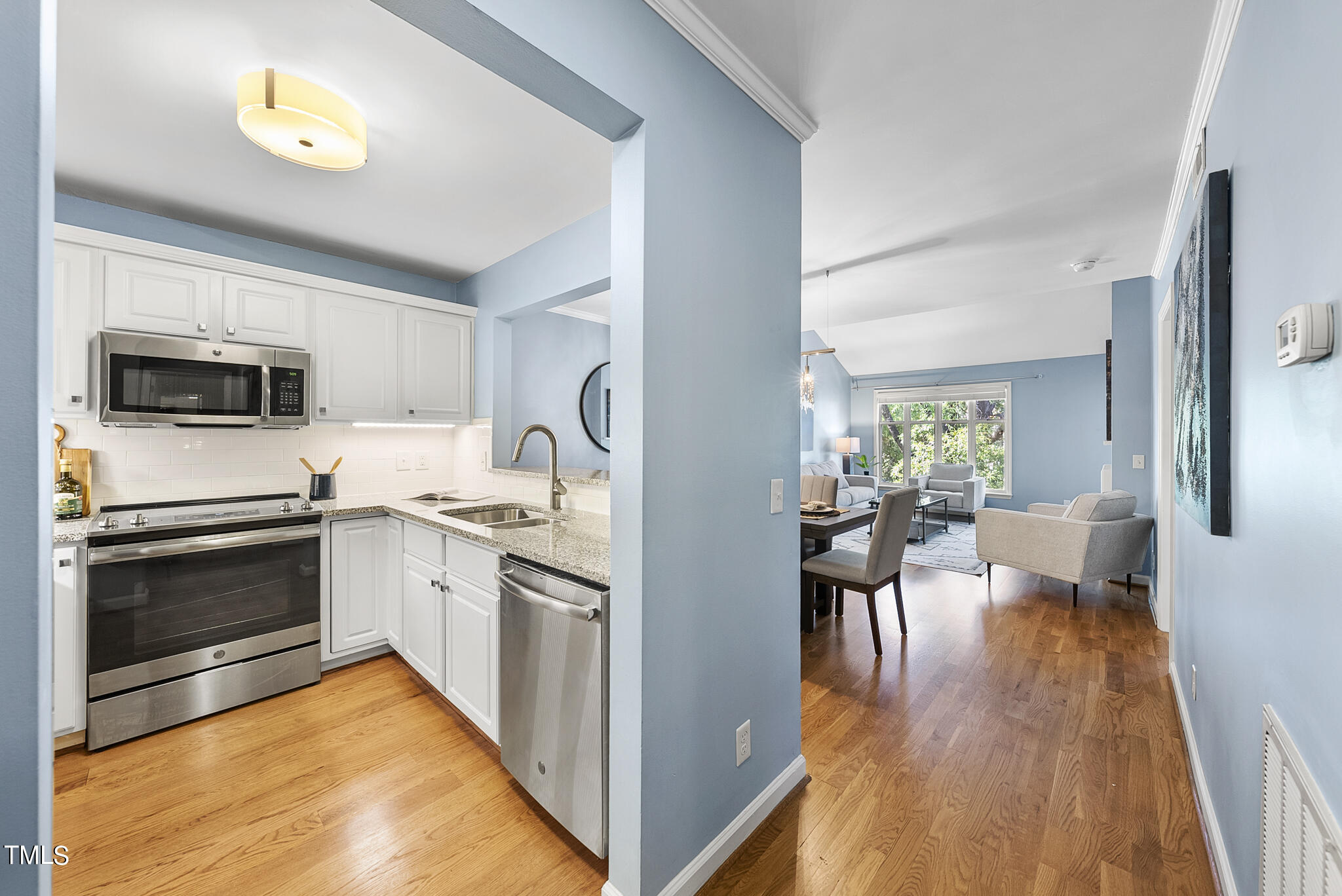1221 Westview Lane # 305