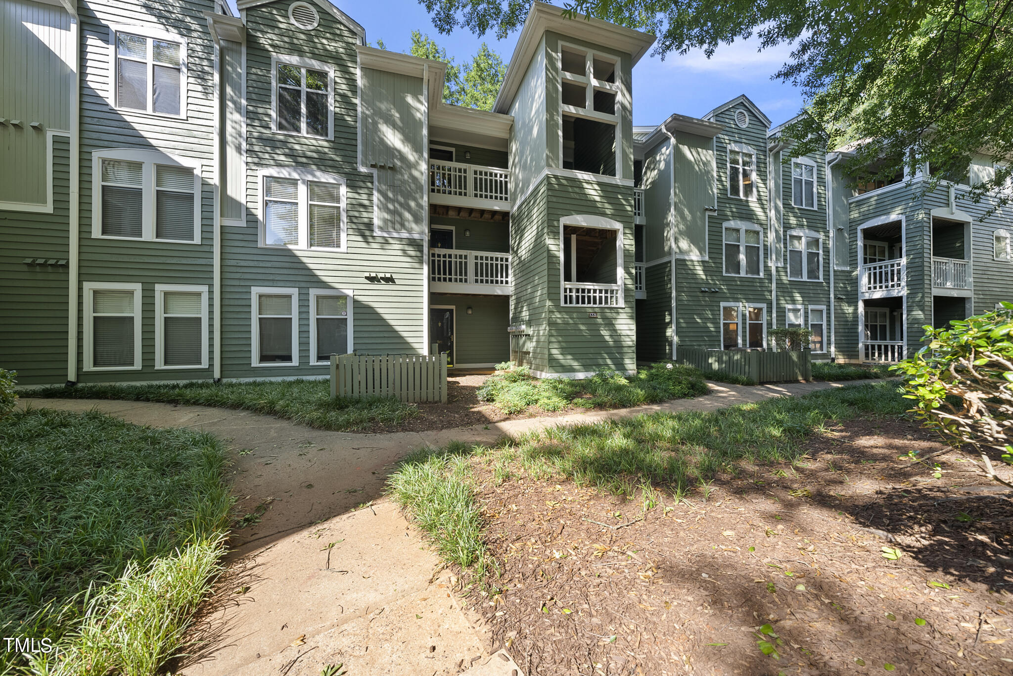 1221 Westview Lane # 305