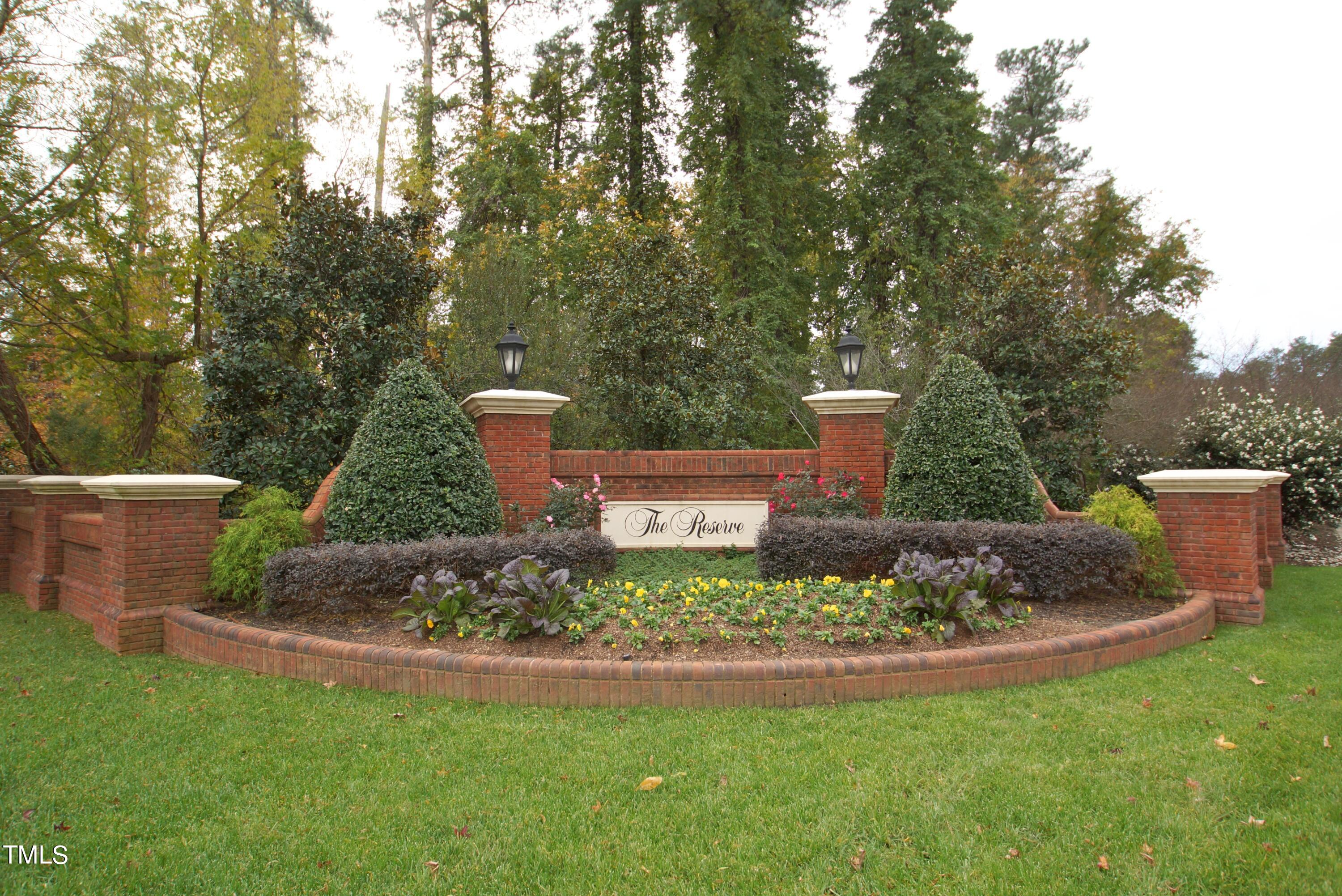 207 Lindemans Drive