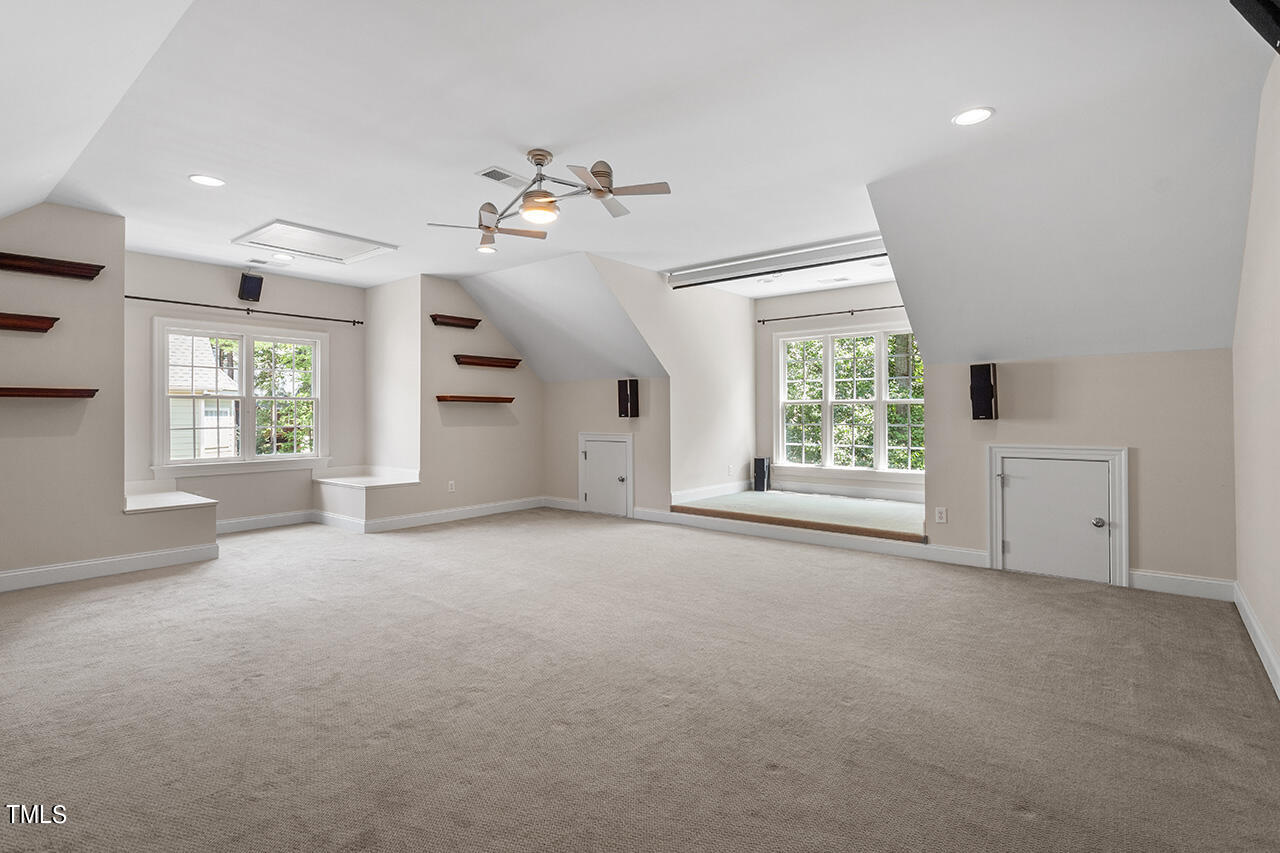 207 Lindemans Drive