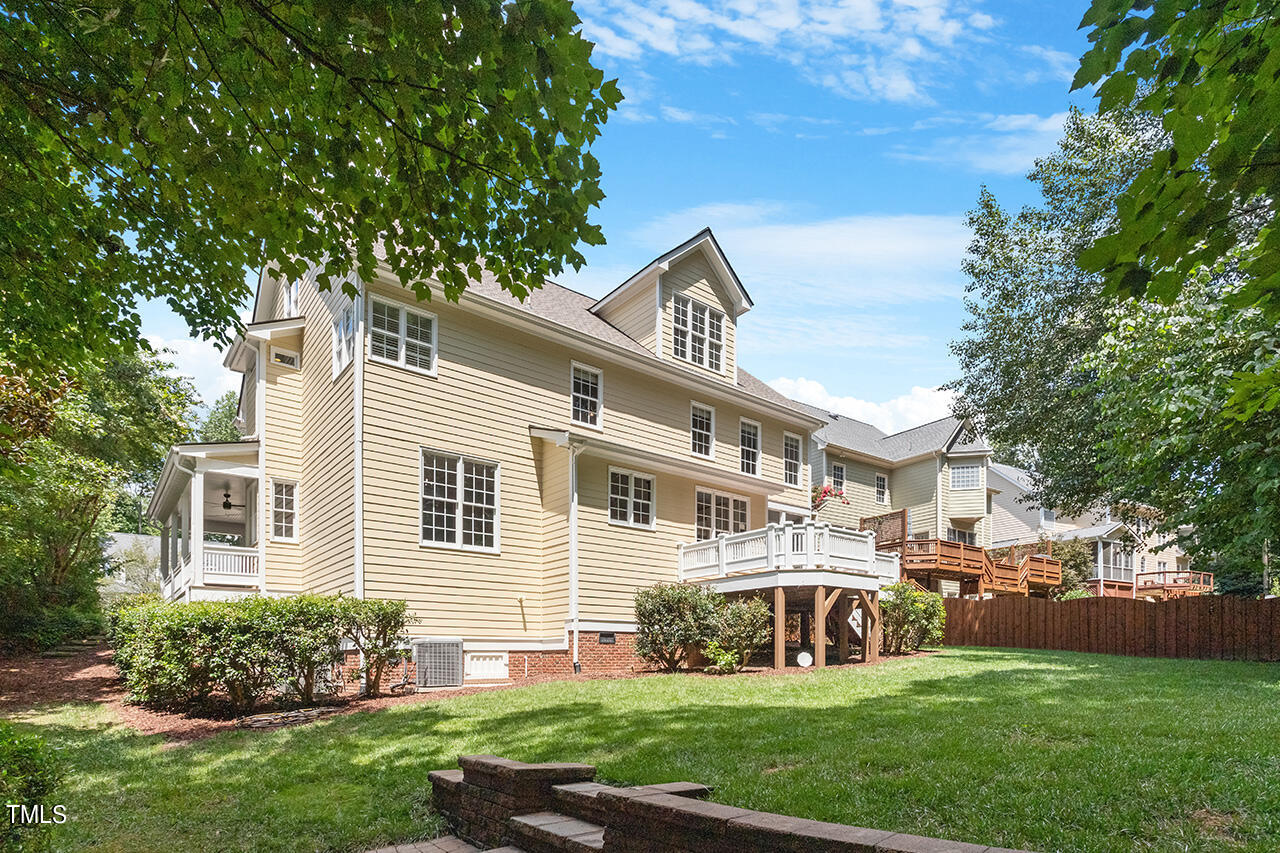 207 Lindemans Drive