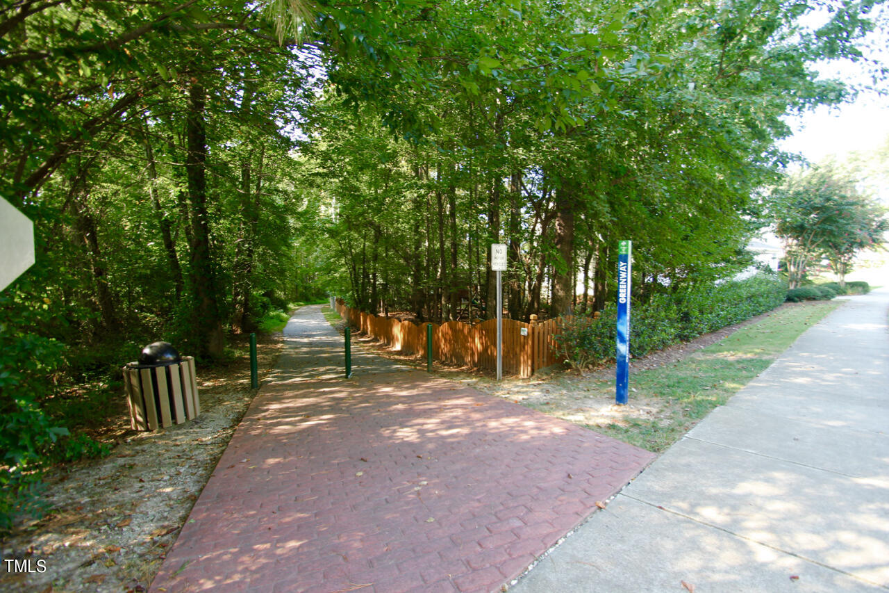 207 Lindemans Drive
