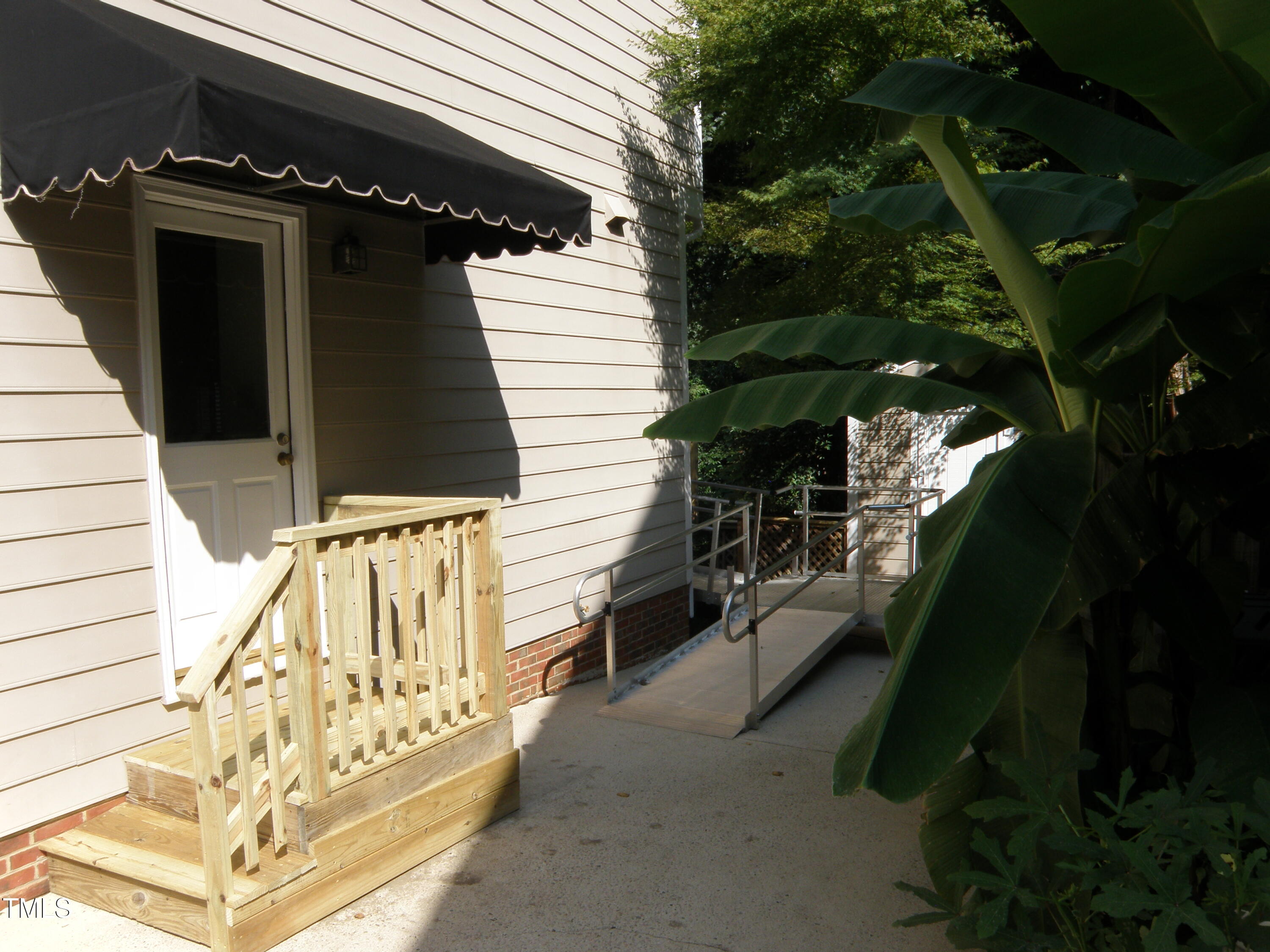 2532 Ashley Court