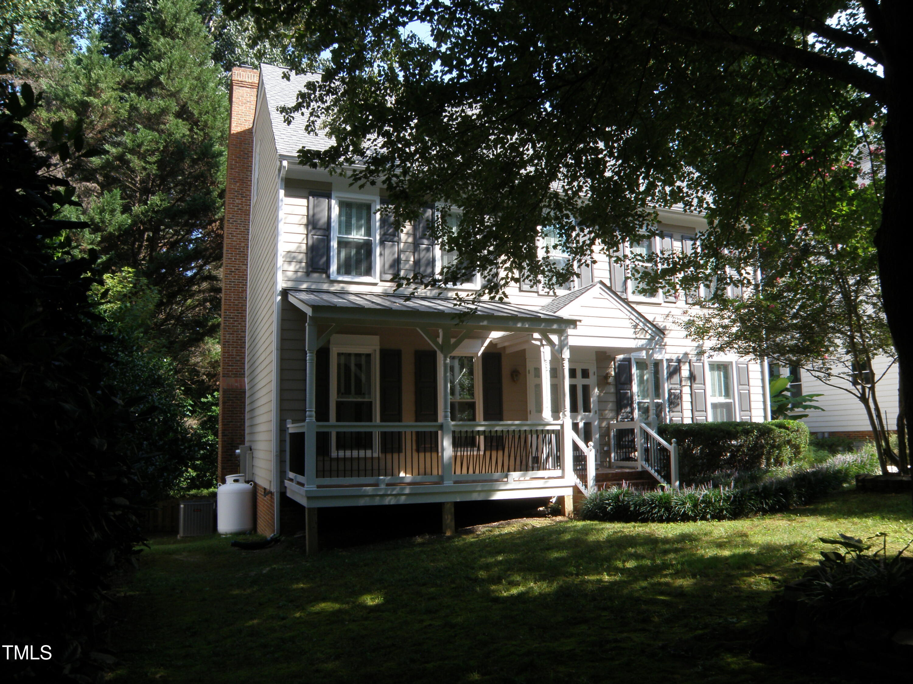 2532 Ashley Court