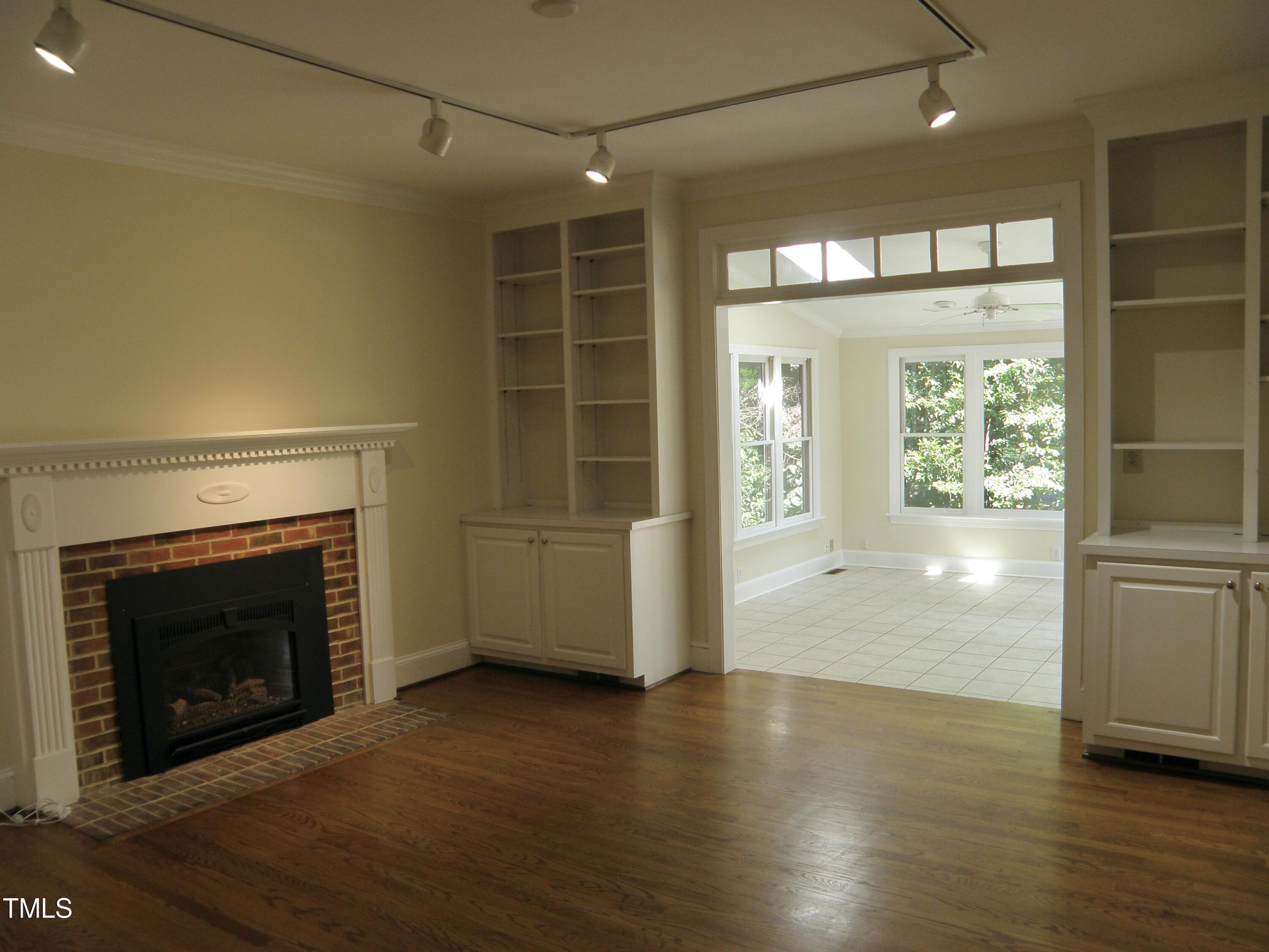 2532 Ashley Court