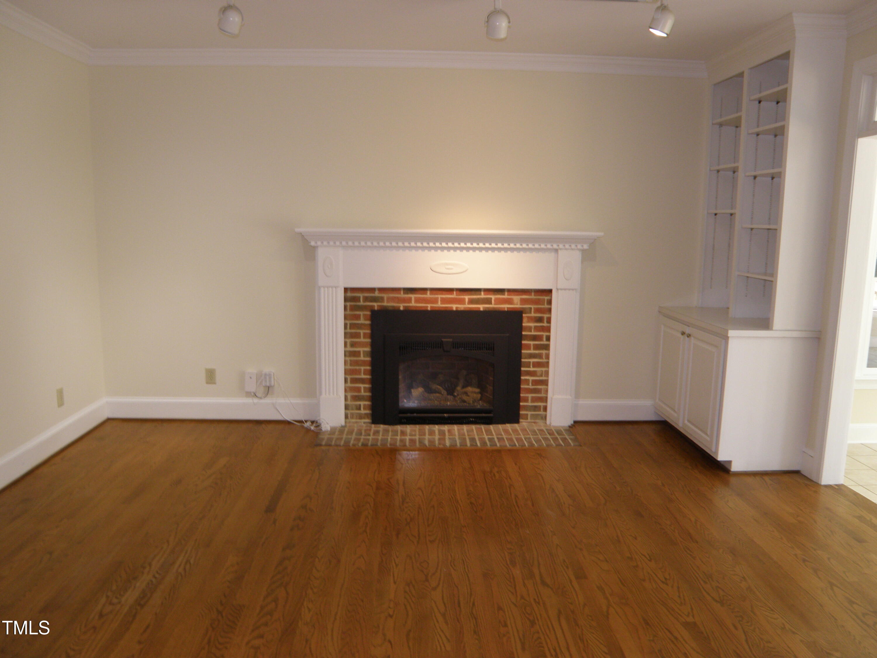 2532 Ashley Court