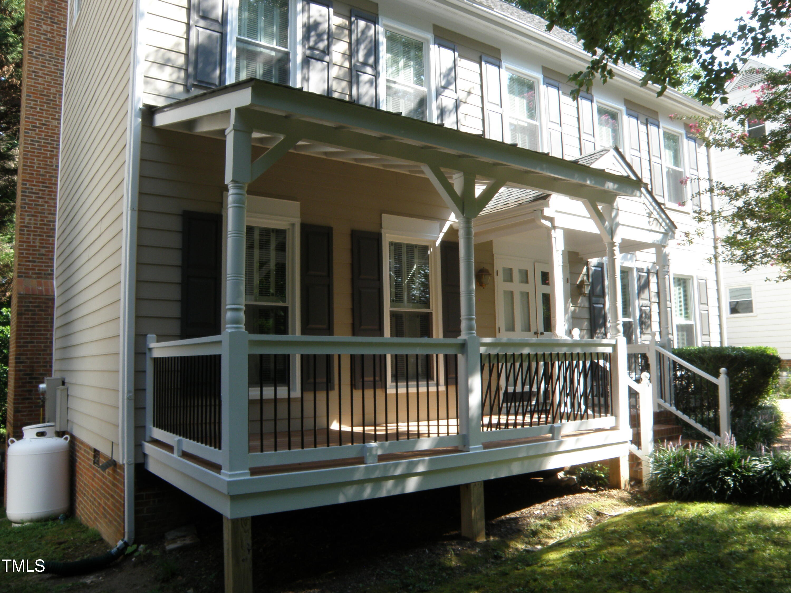 2532 Ashley Court
