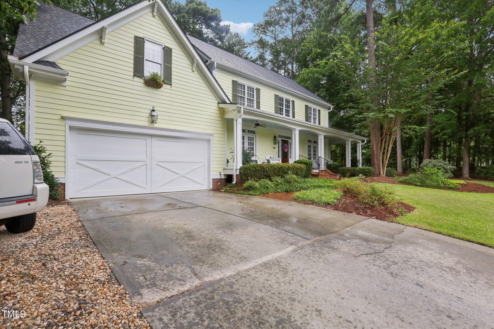 101 Lyndenbury Drive