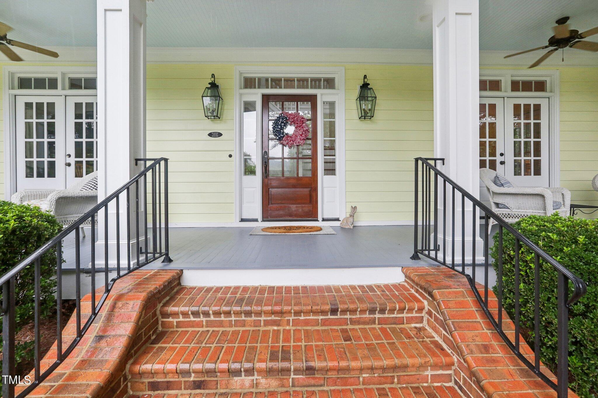 101 Lyndenbury Drive