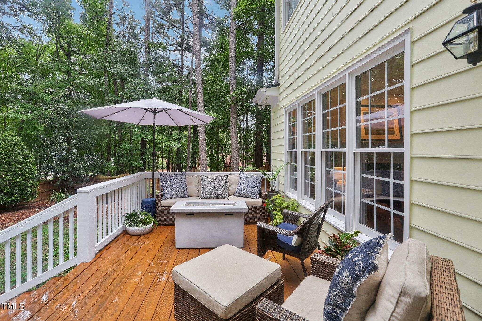 101 Lyndenbury Drive