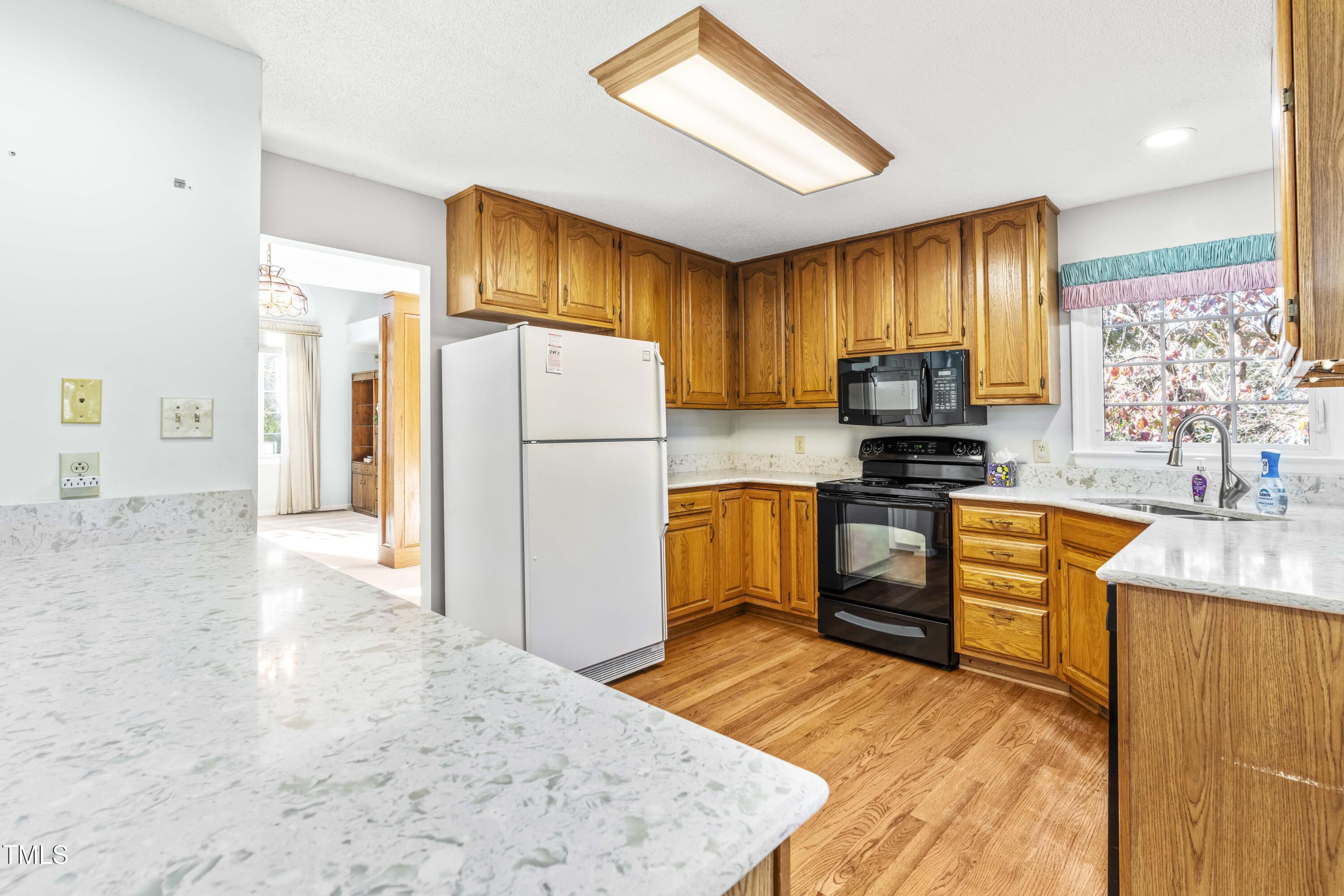 2208 Shady Birch Lane