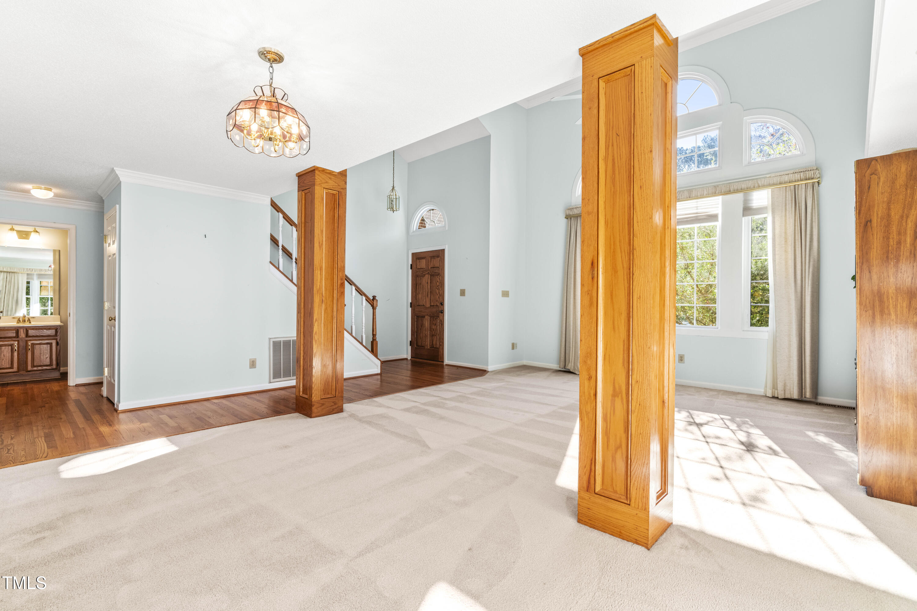 2208 Shady Birch Lane