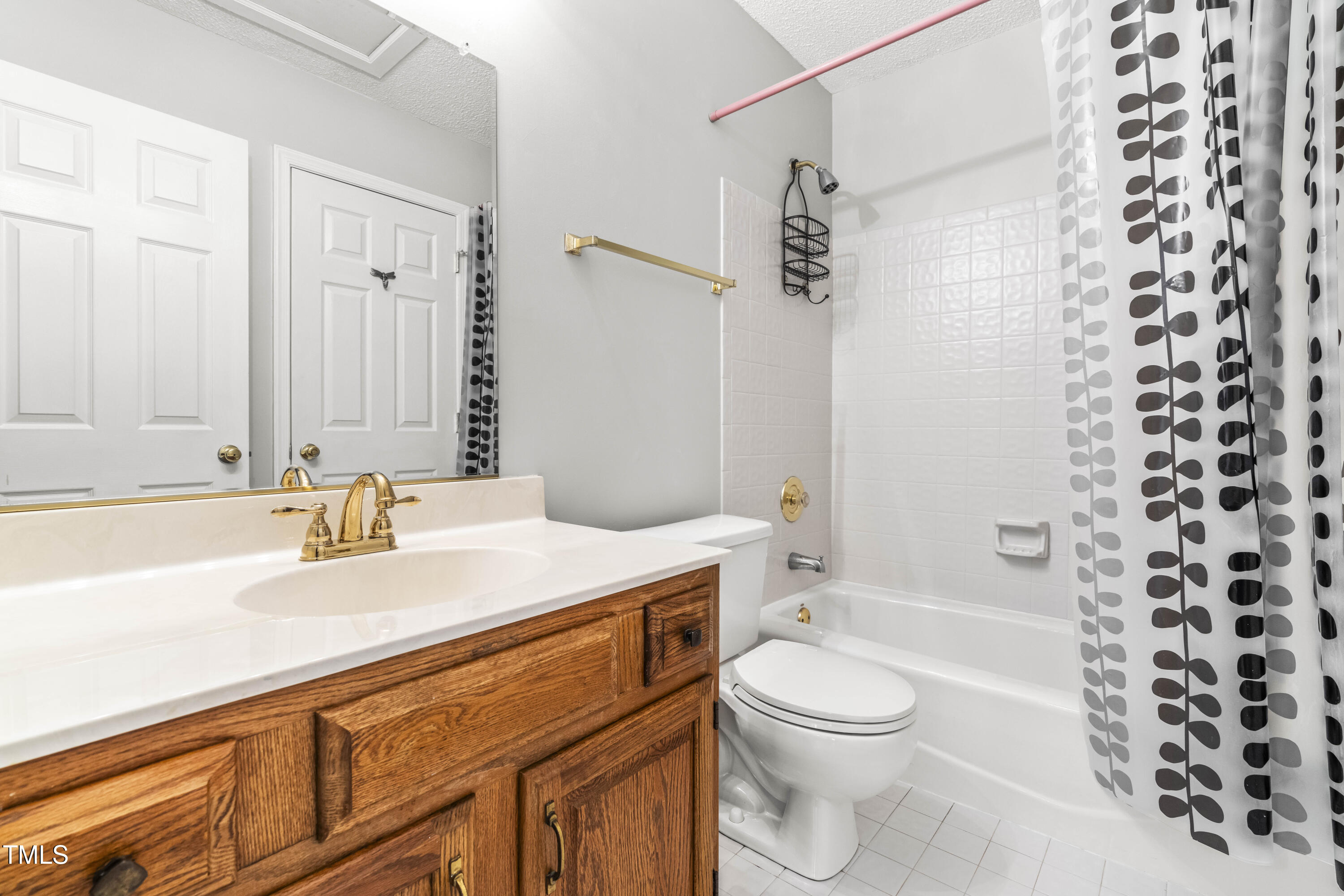 2208 Shady Birch Lane