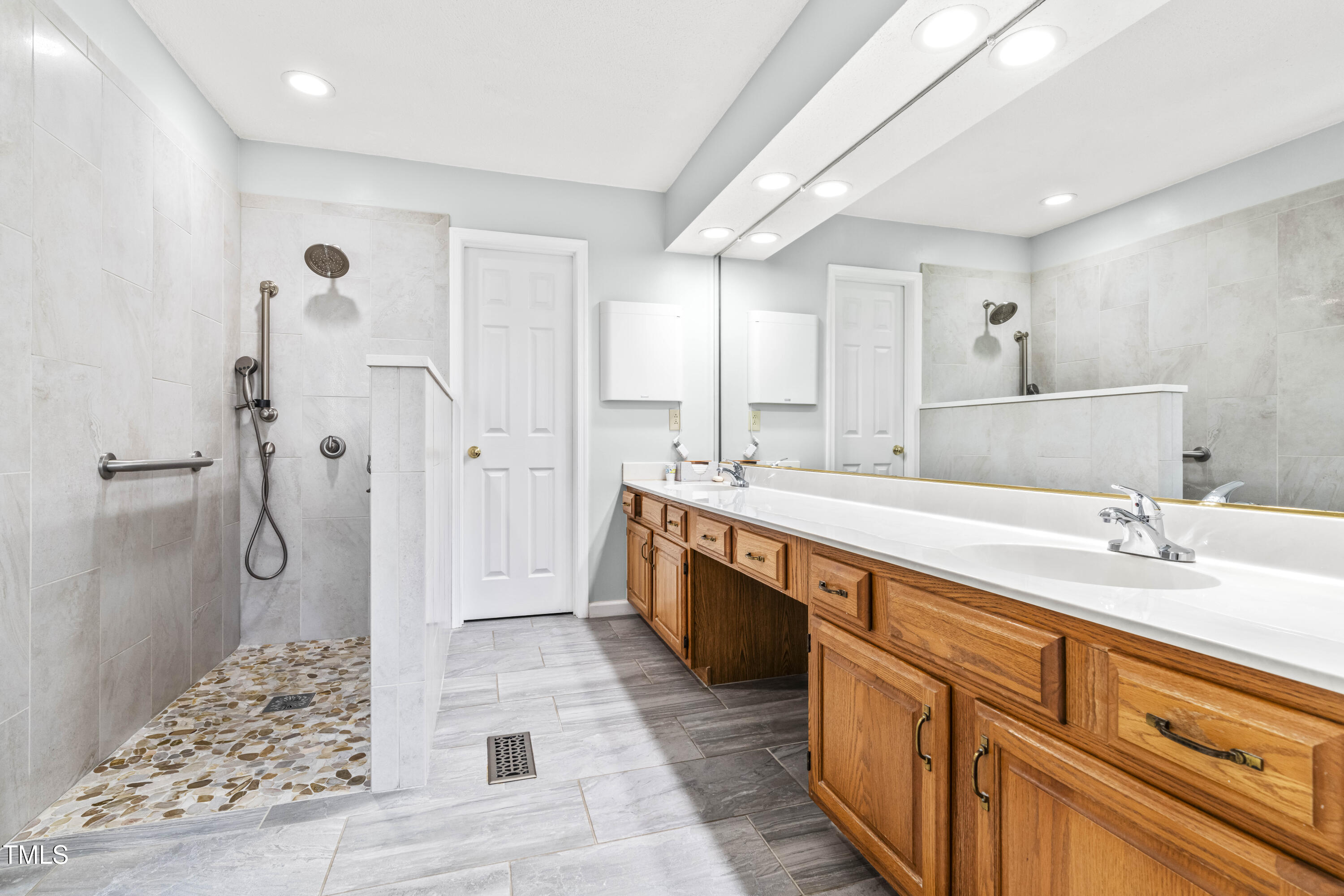 2208 Shady Birch Lane