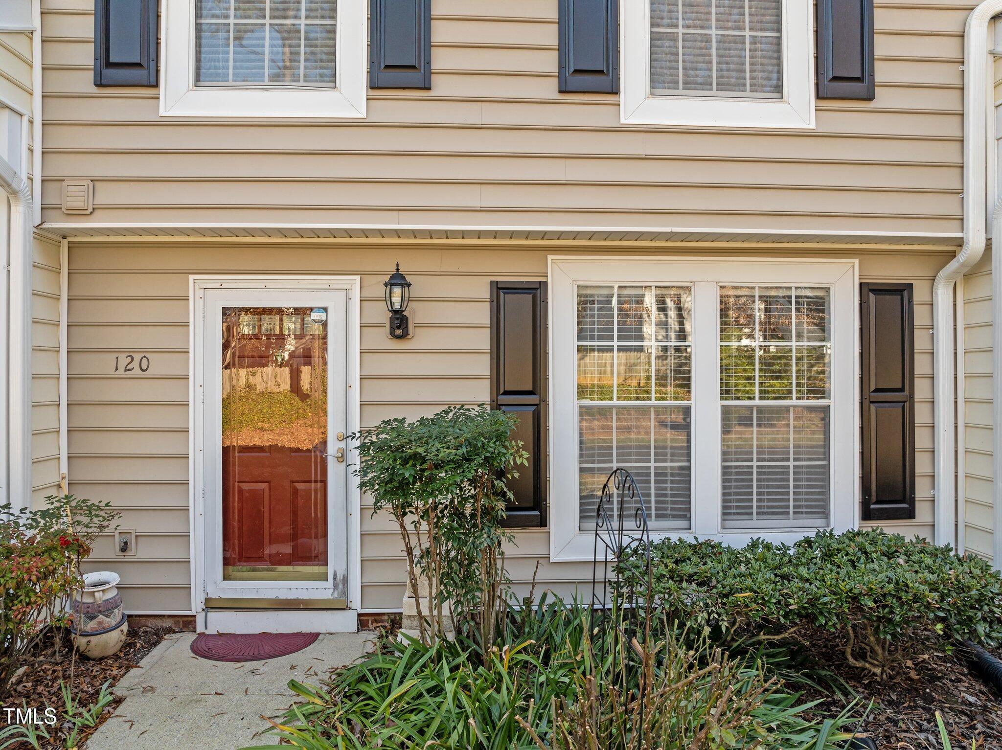 120 Riverwalk Circle