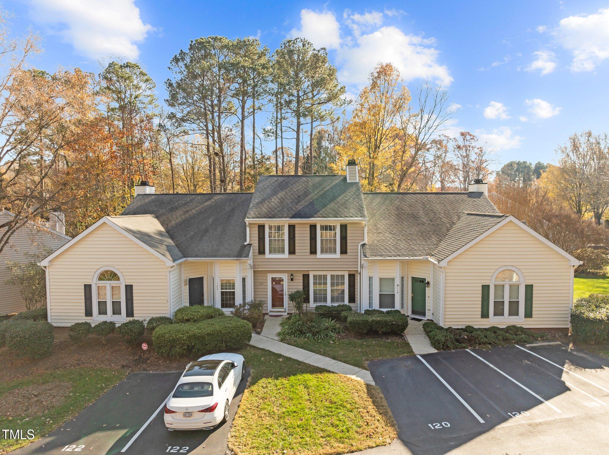 120 Riverwalk Circle