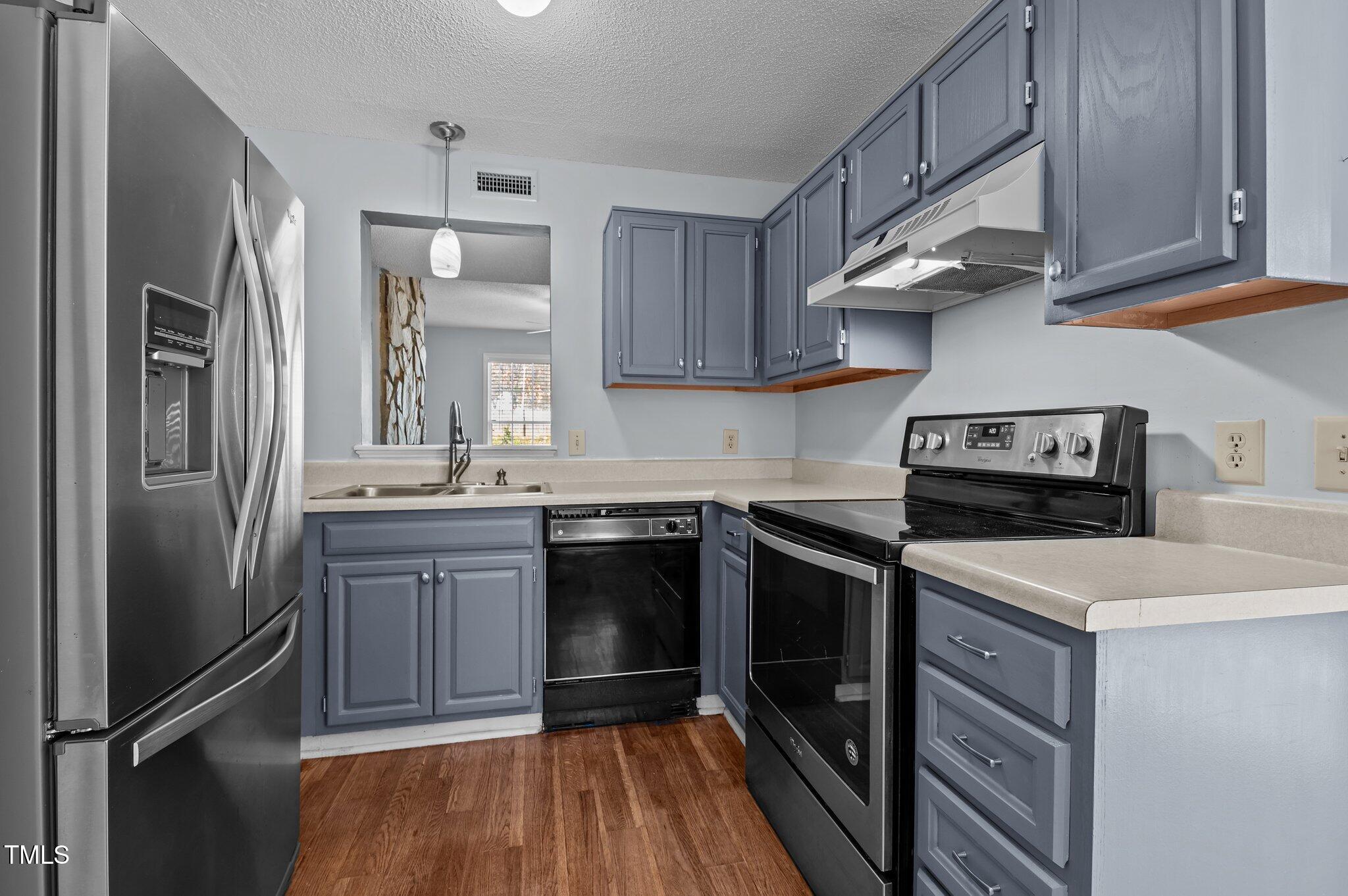 120 Riverwalk Circle