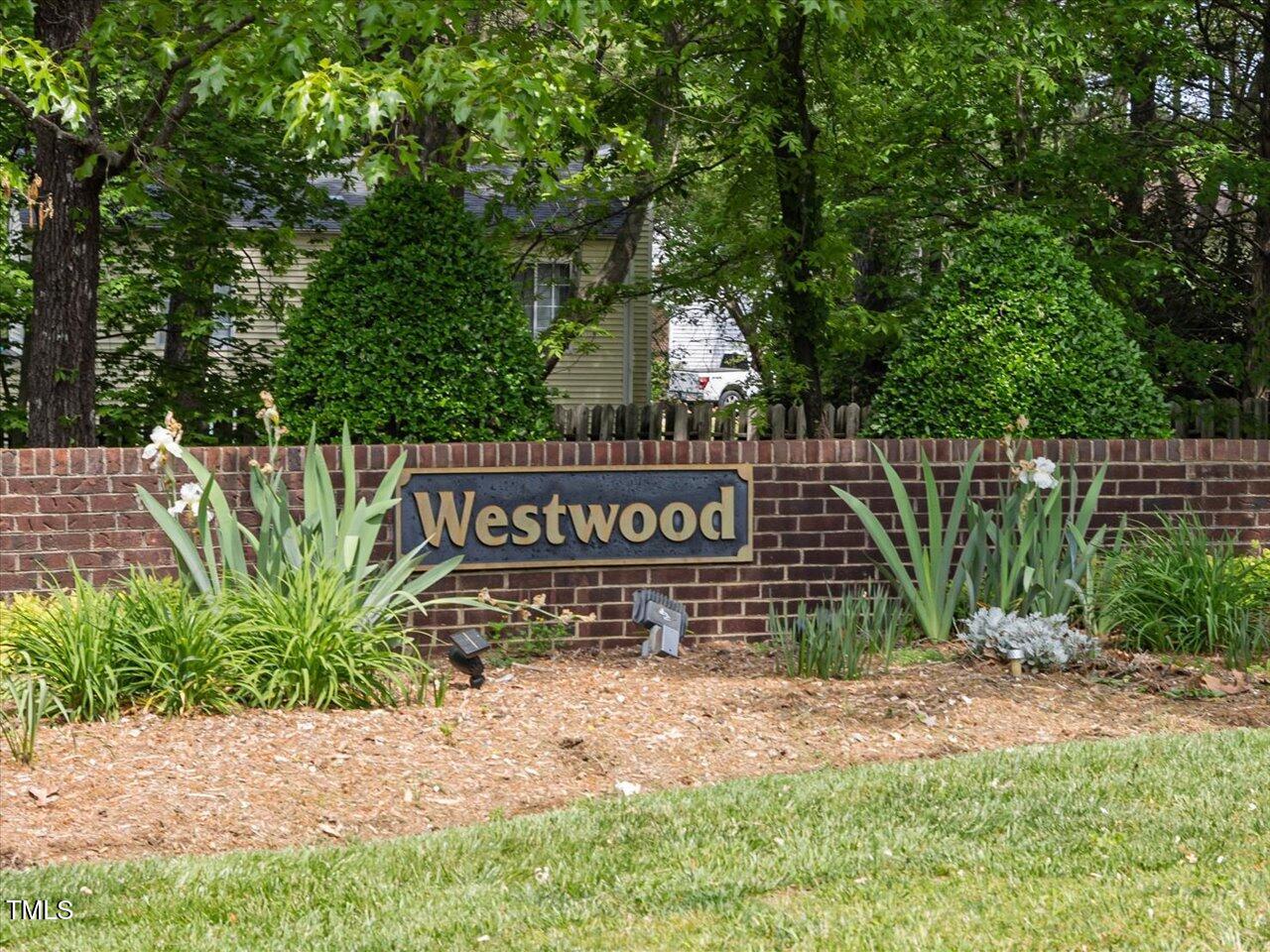 6718 Twin Tree Court