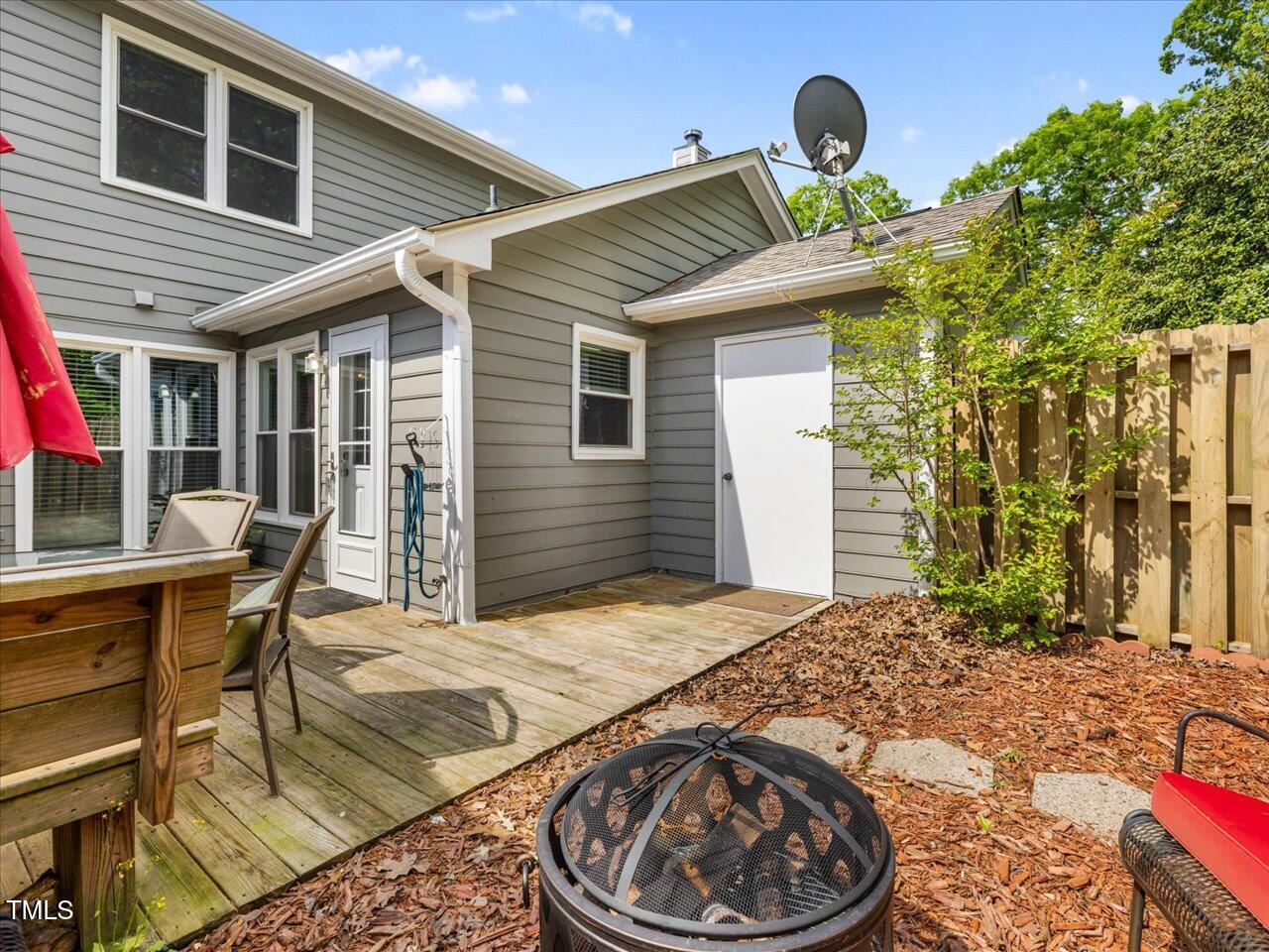 6718 Twin Tree Court