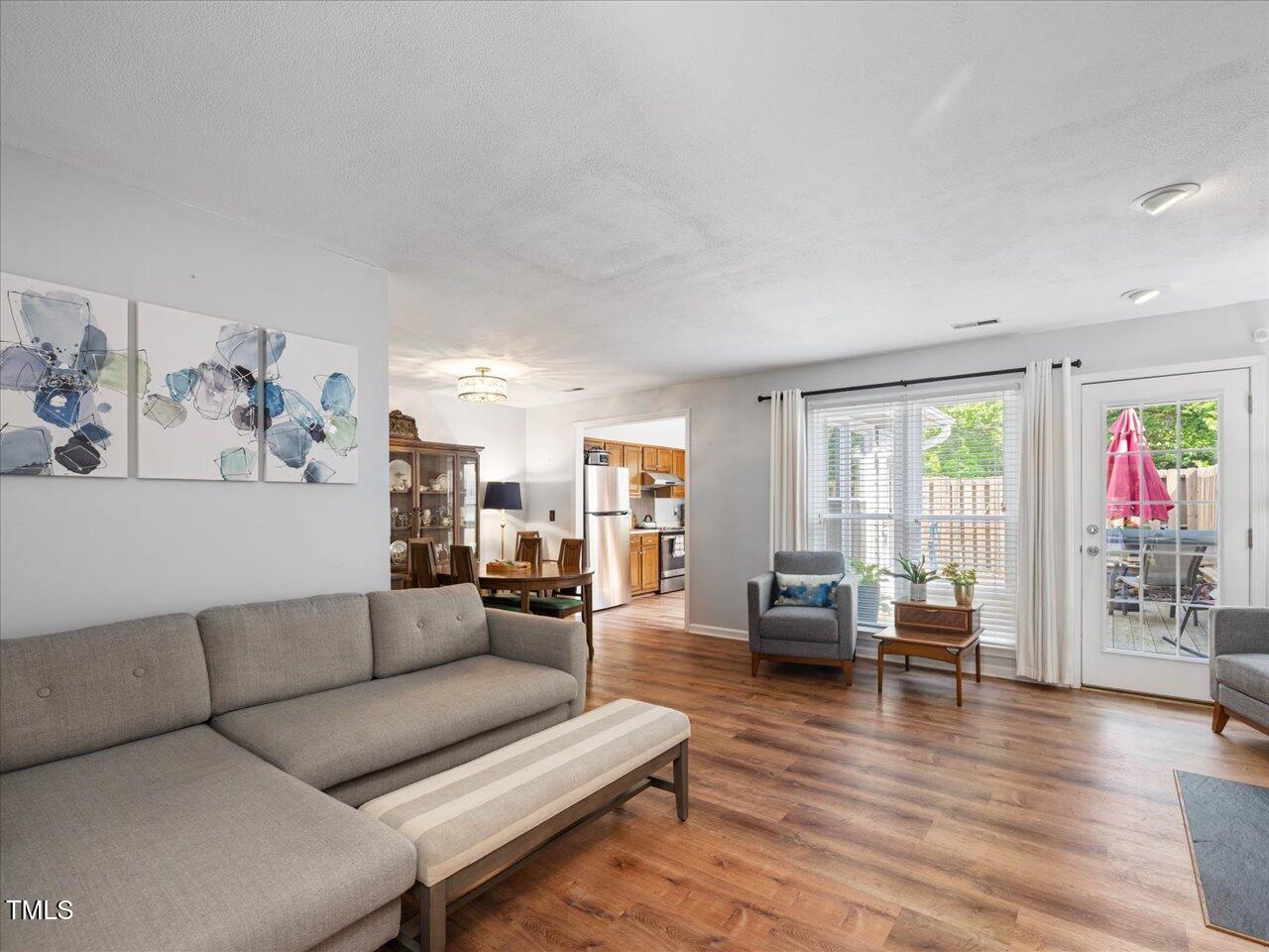 6718 Twin Tree Court