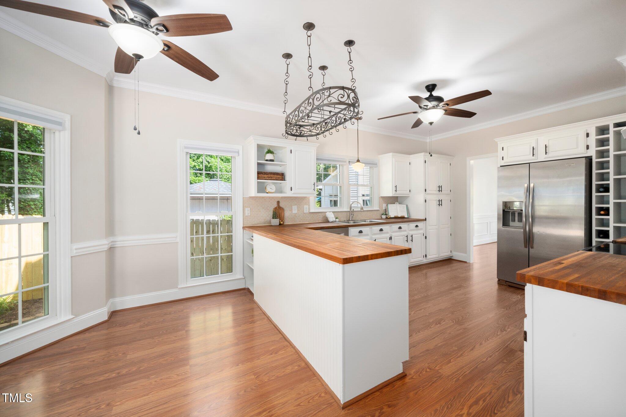 104 Ludstone Court