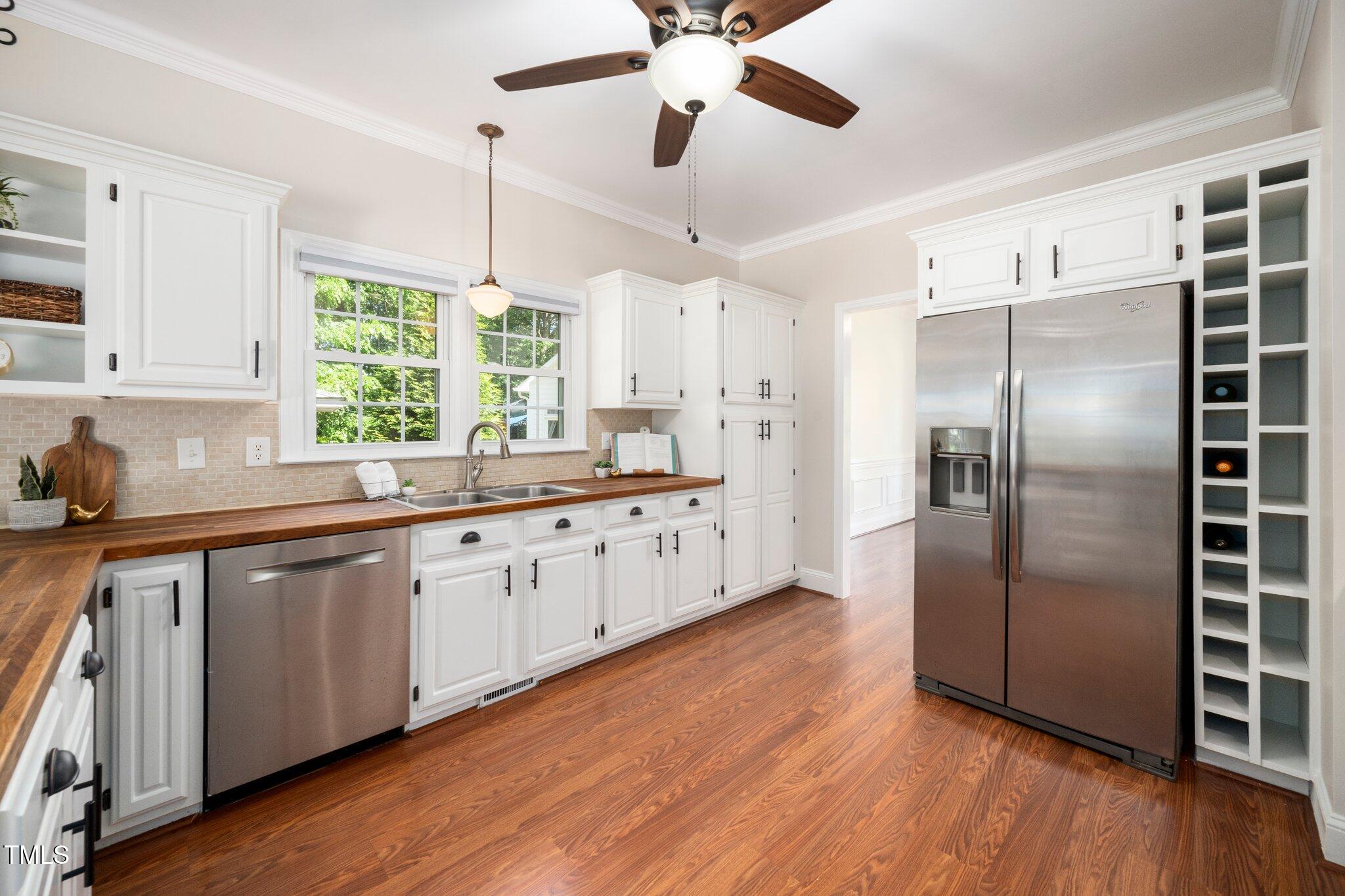 104 Ludstone Court