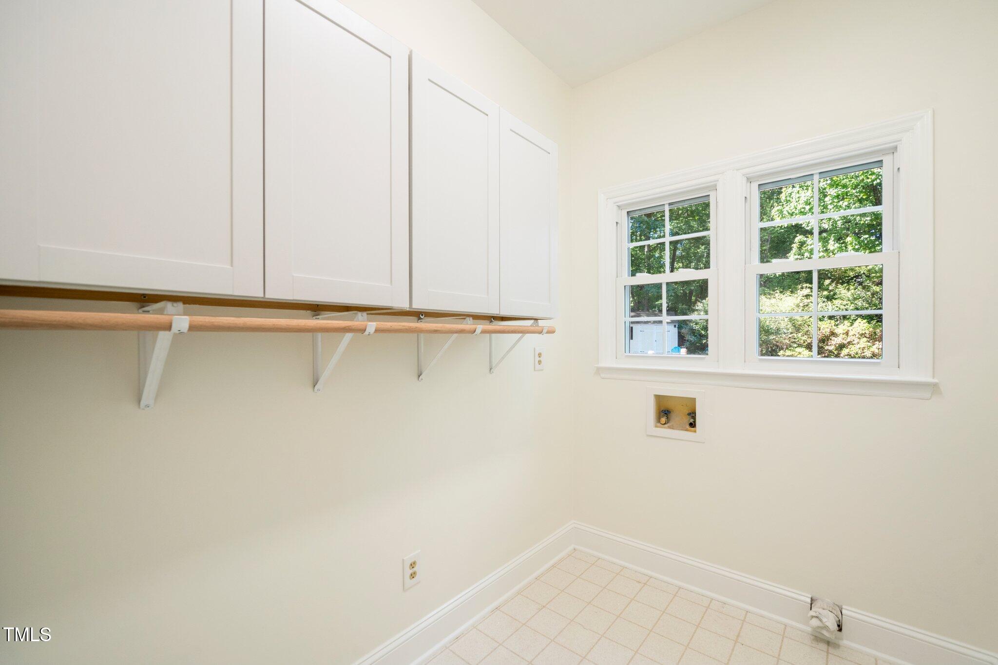 104 Ludstone Court