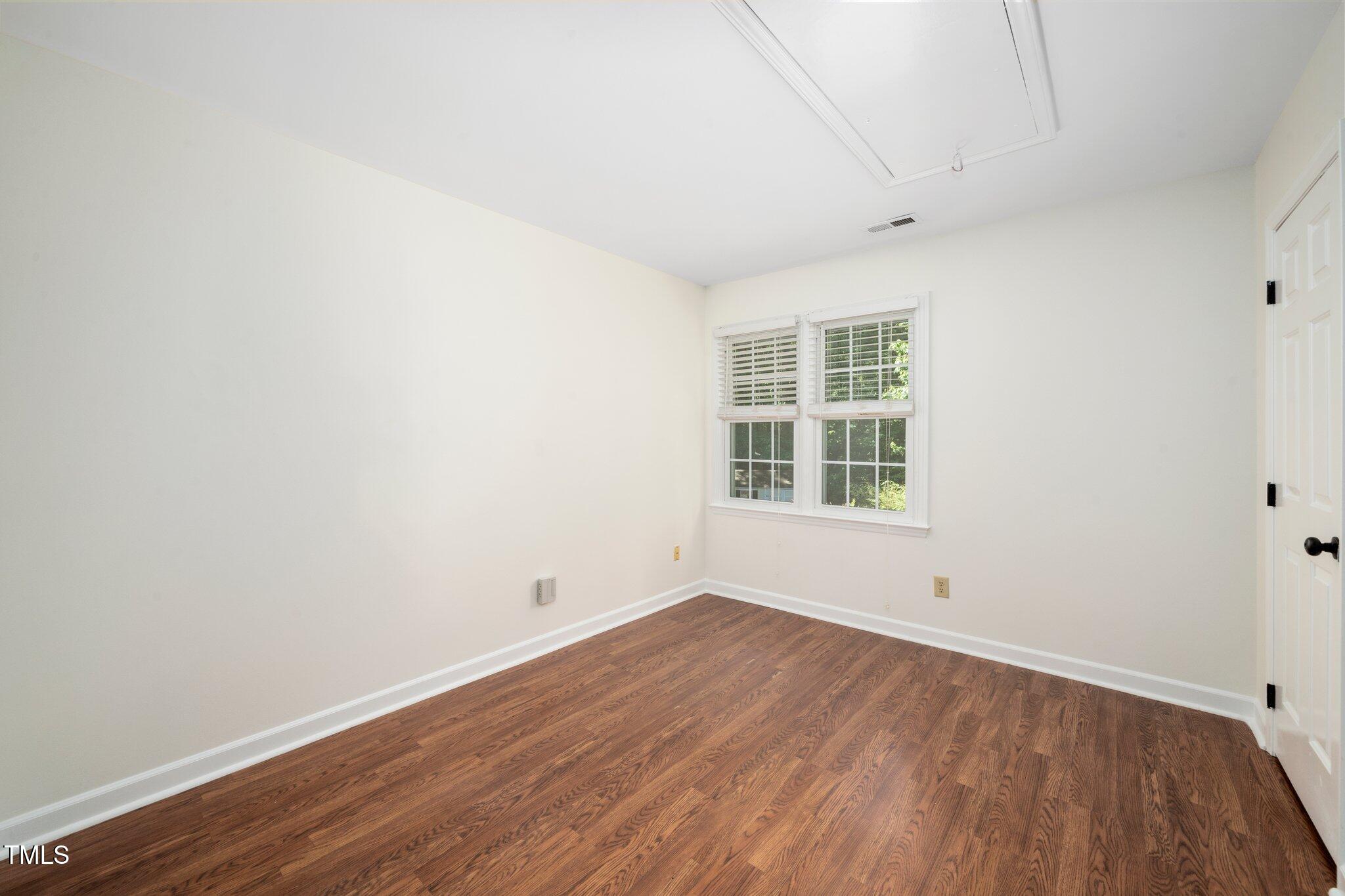 104 Ludstone Court