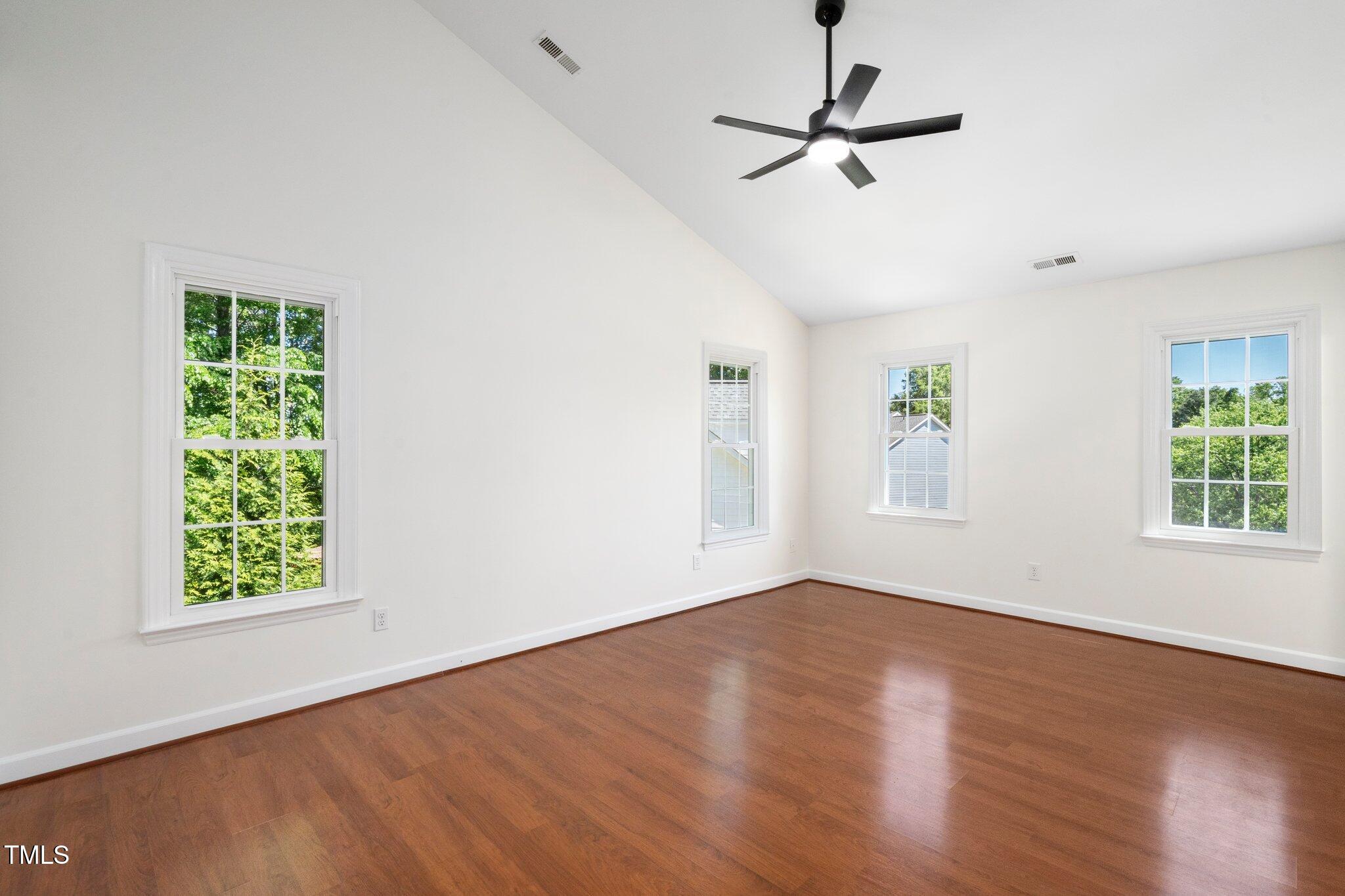 104 Ludstone Court
