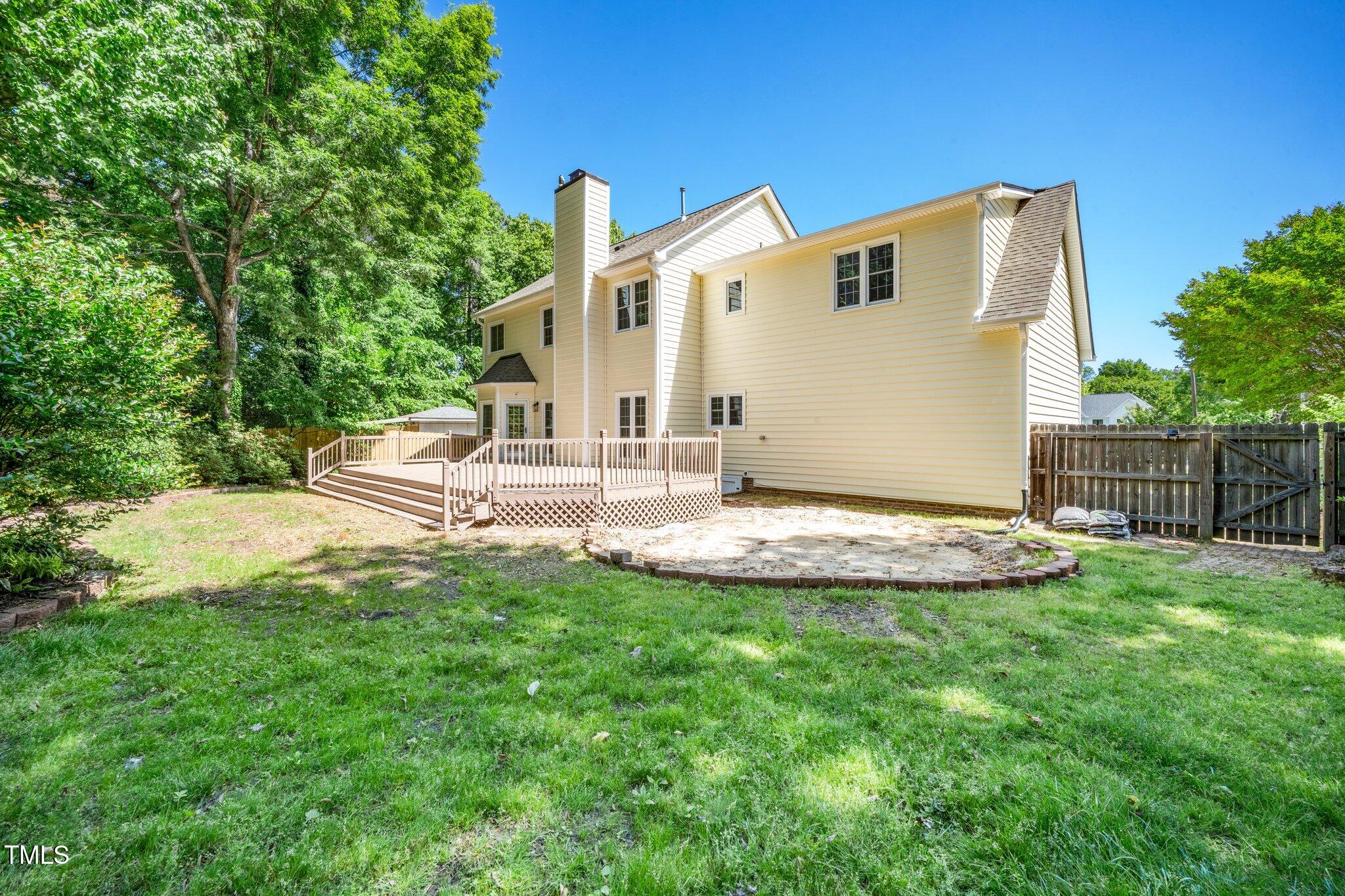 104 Ludstone Court