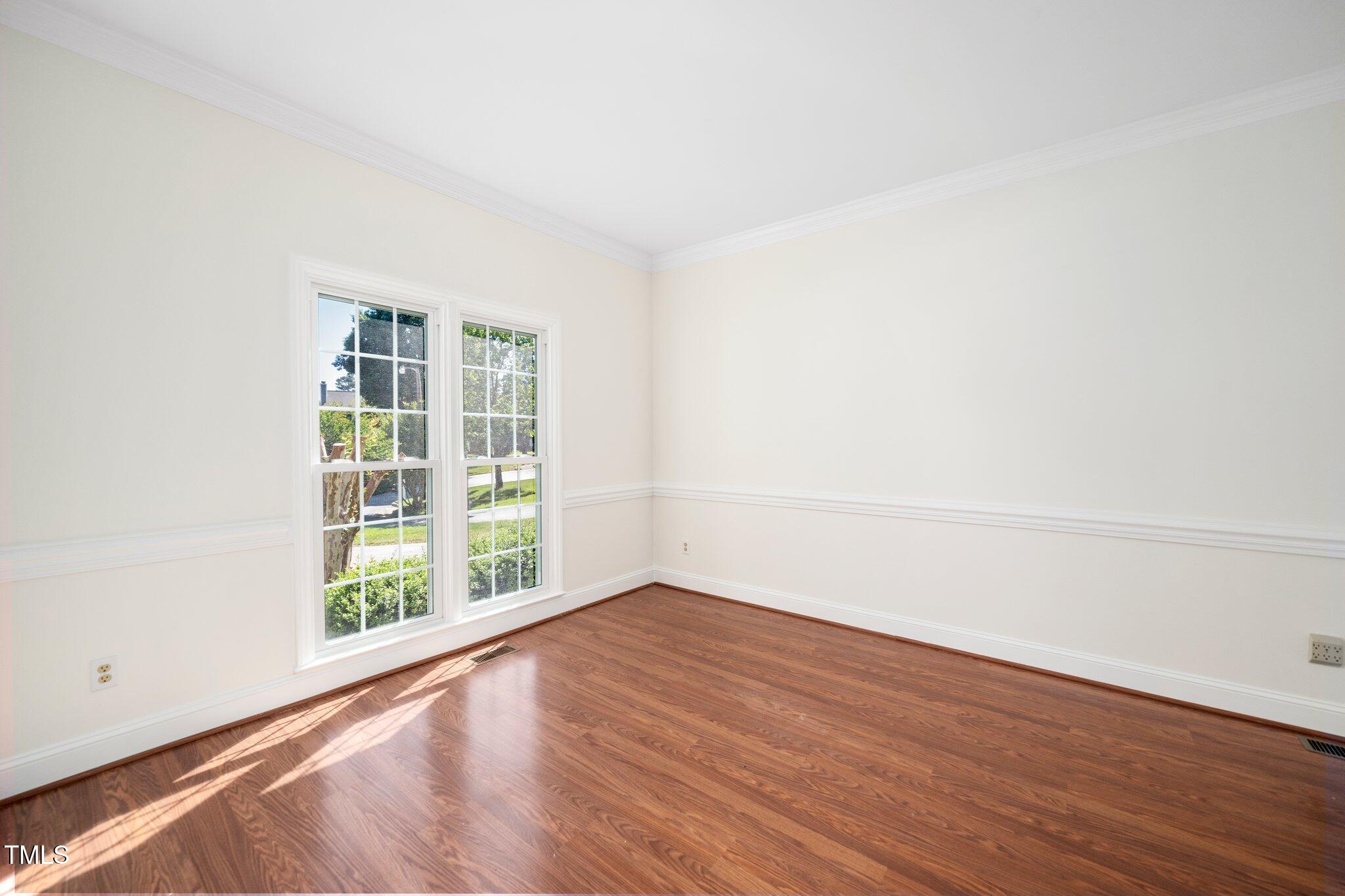 104 Ludstone Court