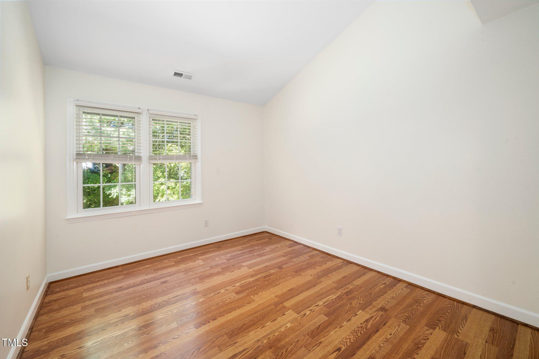 104 Ludstone Court