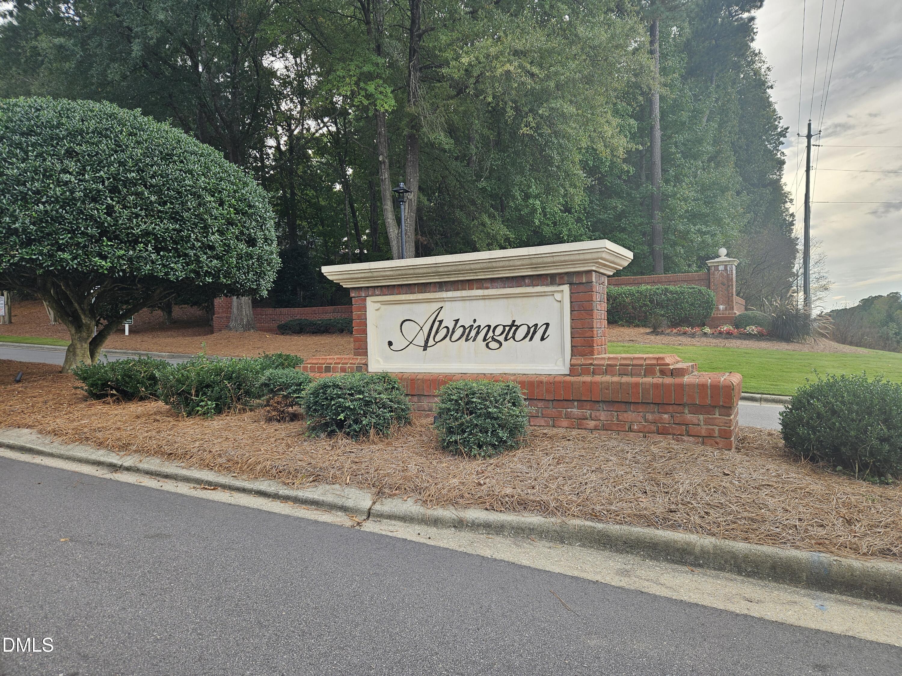 302 Kellyridge Drive