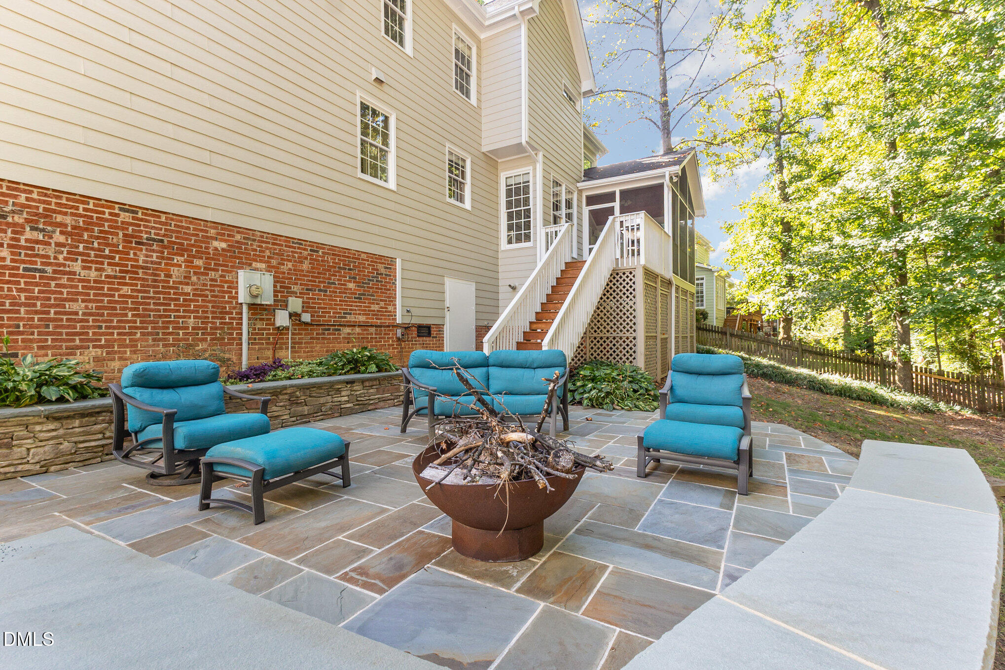 302 Kellyridge Drive