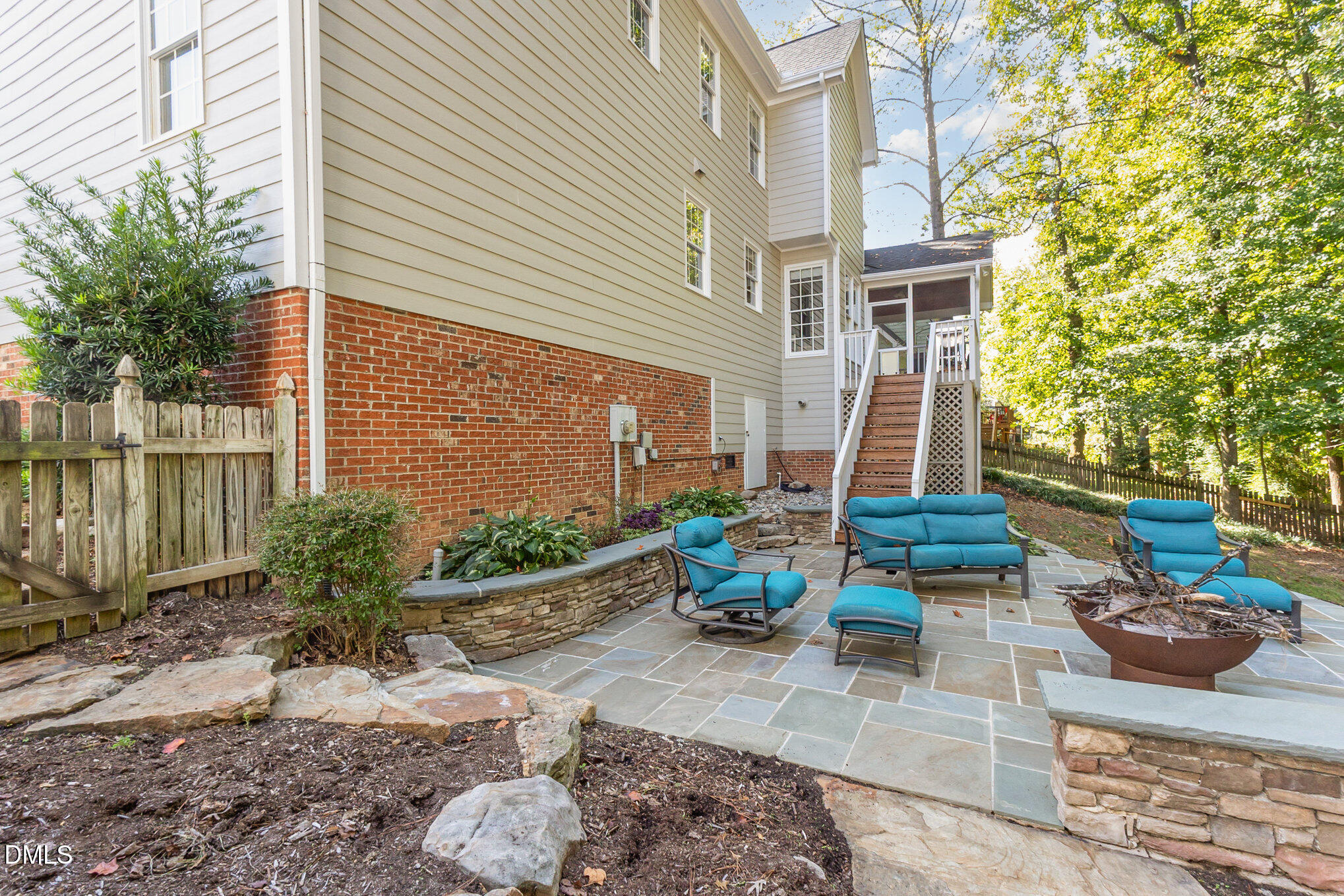 302 Kellyridge Drive