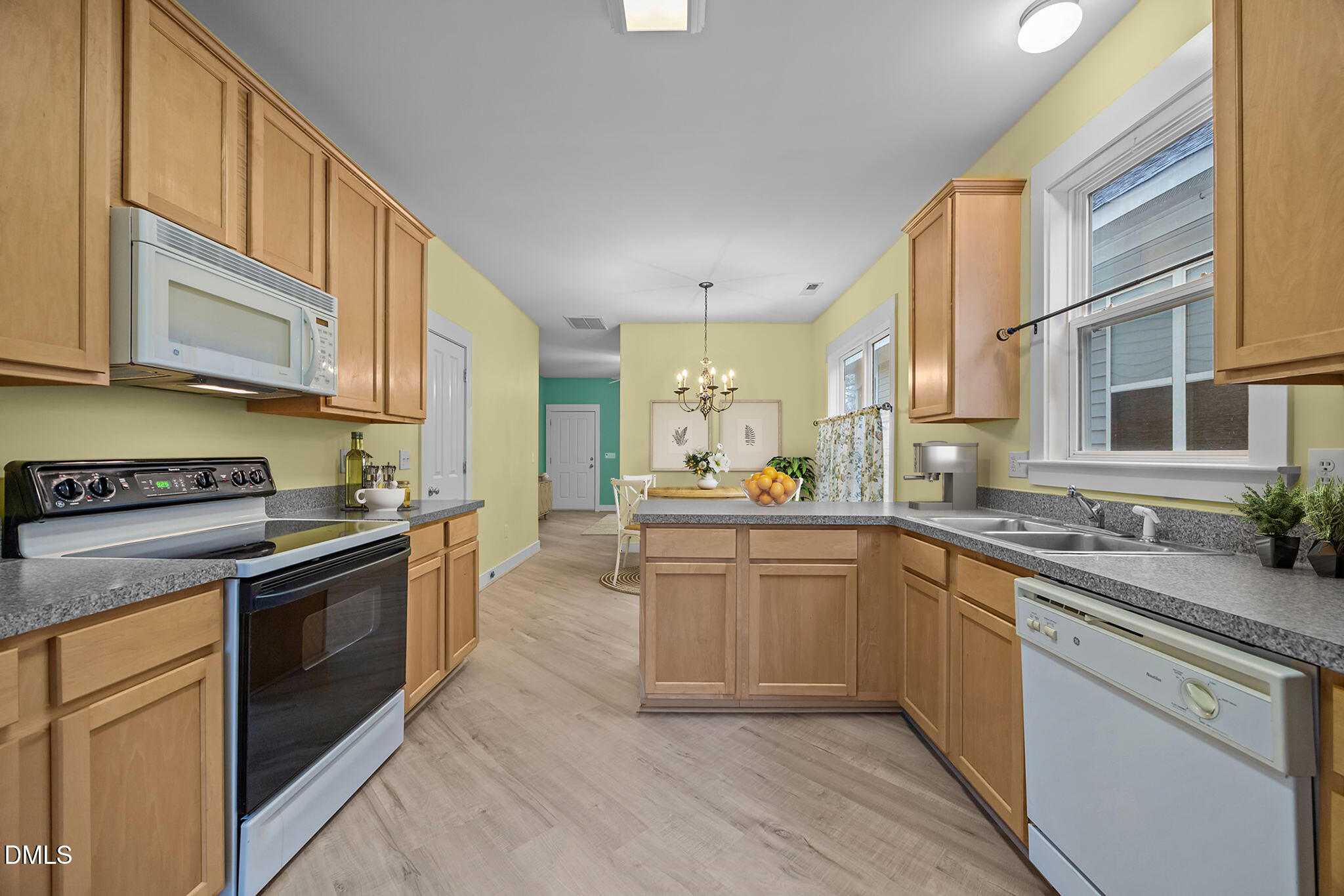 2817 Falls River Avenue