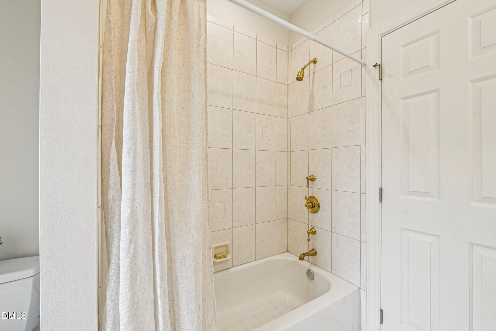 2432 Baileys Landing Drive