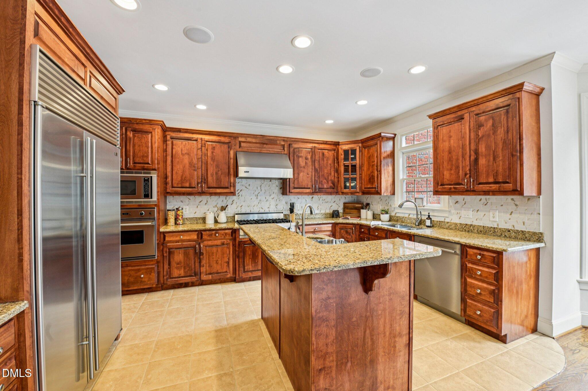 2432 Baileys Landing Drive