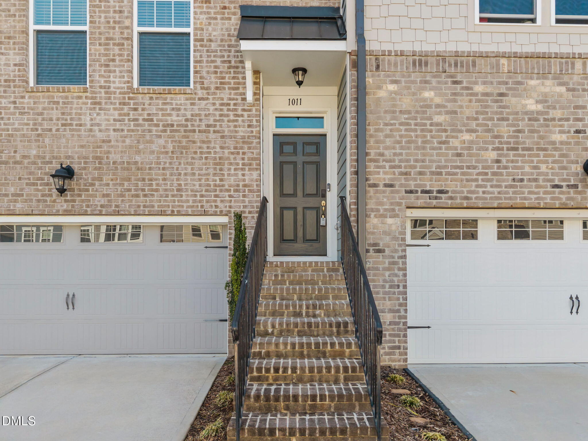 1011 Lathrop Lane