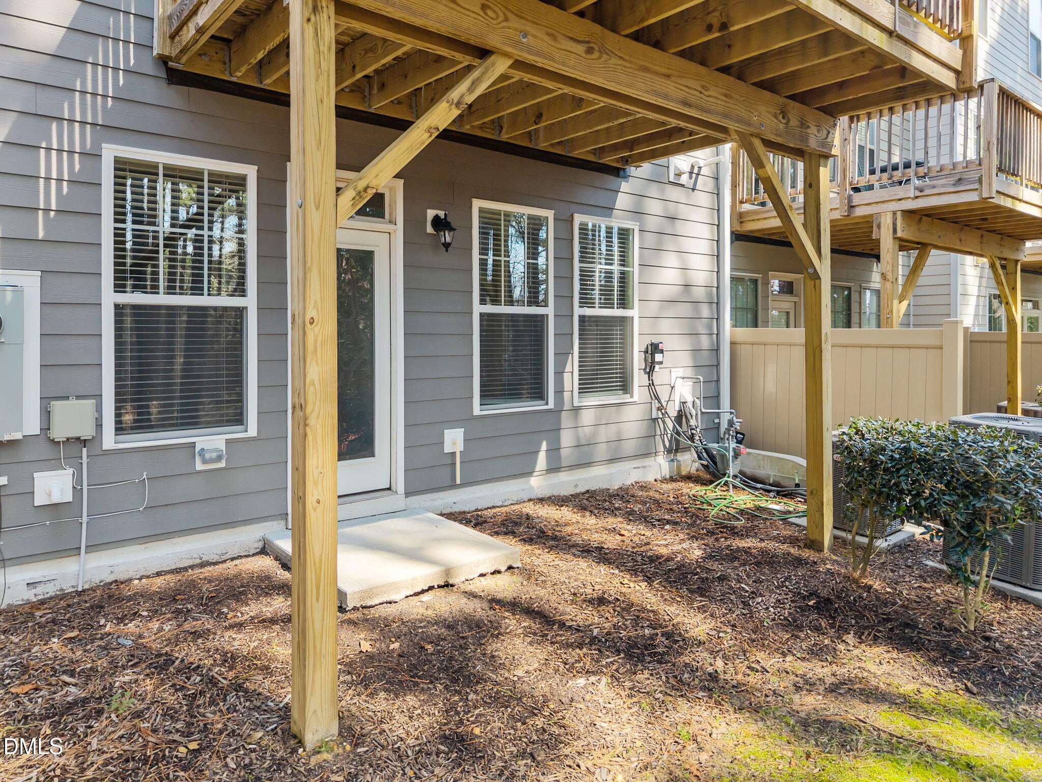 1011 Lathrop Lane