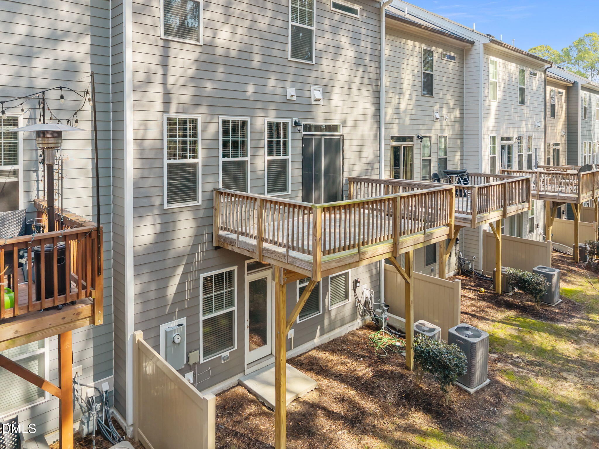 1011 Lathrop Lane