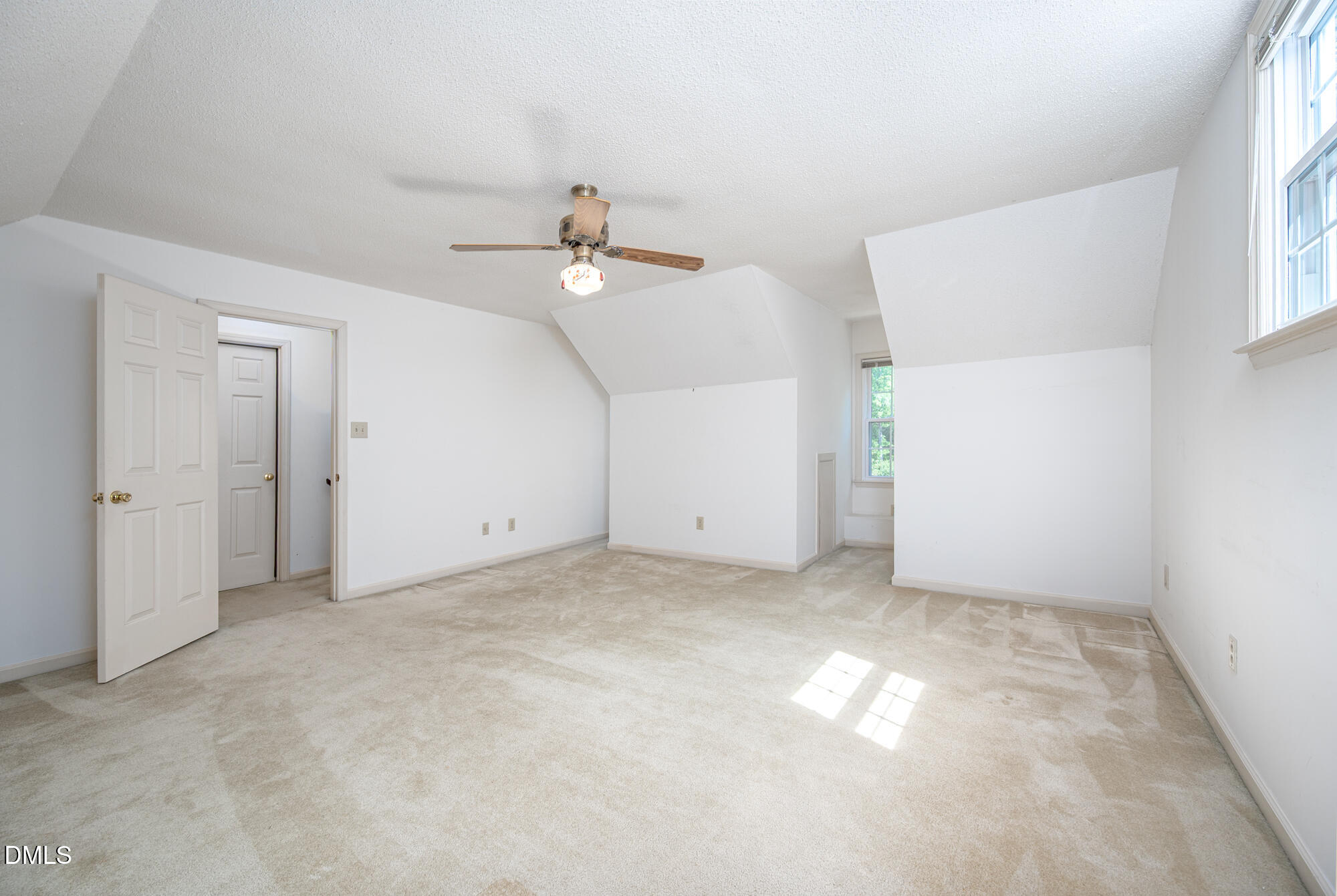 712 Flagstone Way