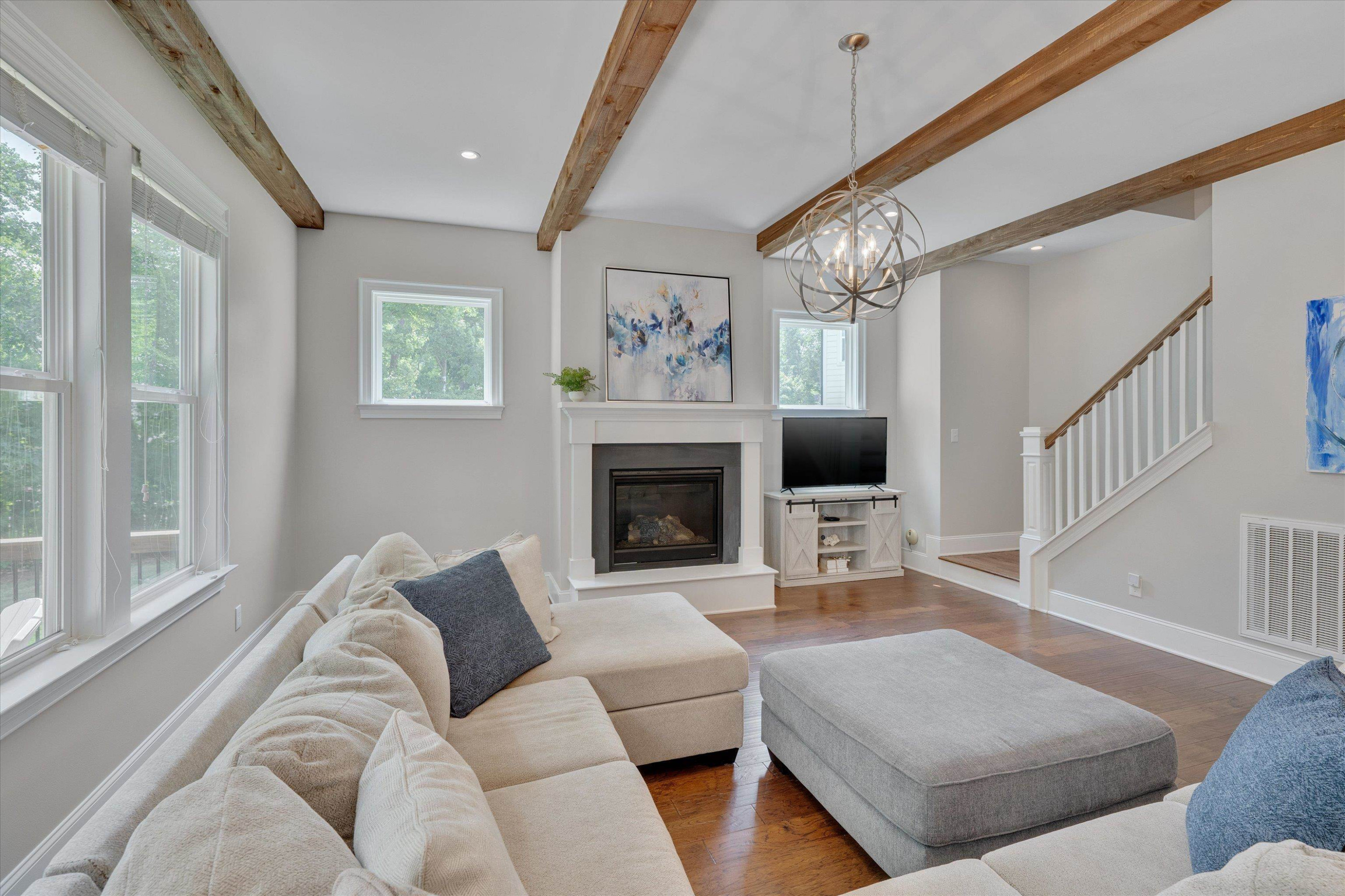 8012 Shree Court