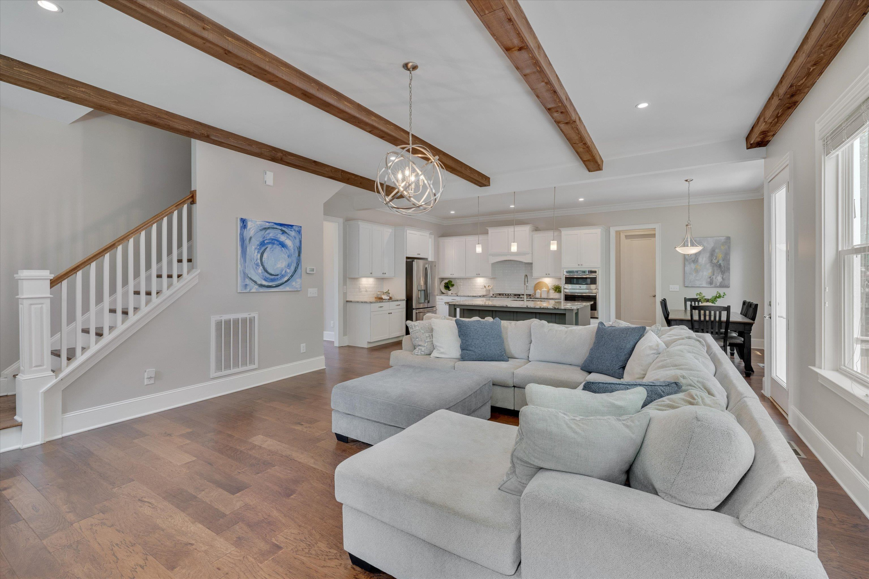8012 Shree Court