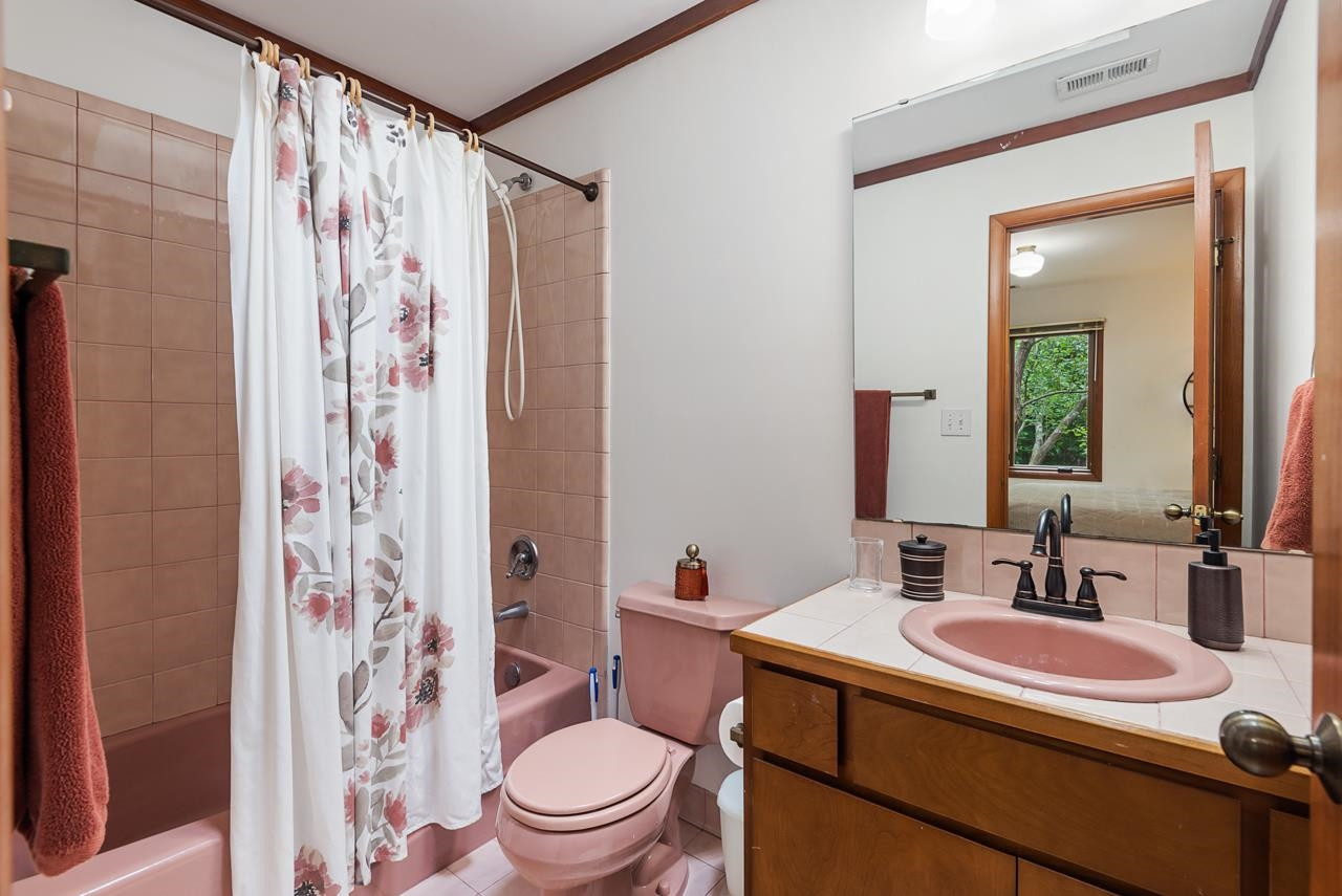 7104 Valley Lake Drive